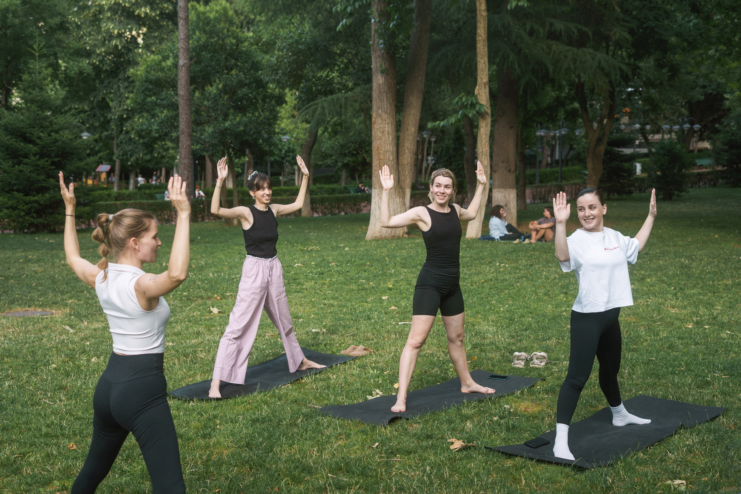 Йога в парке, Тбилиси. Андрей Фадеев фото видео Тбилиси