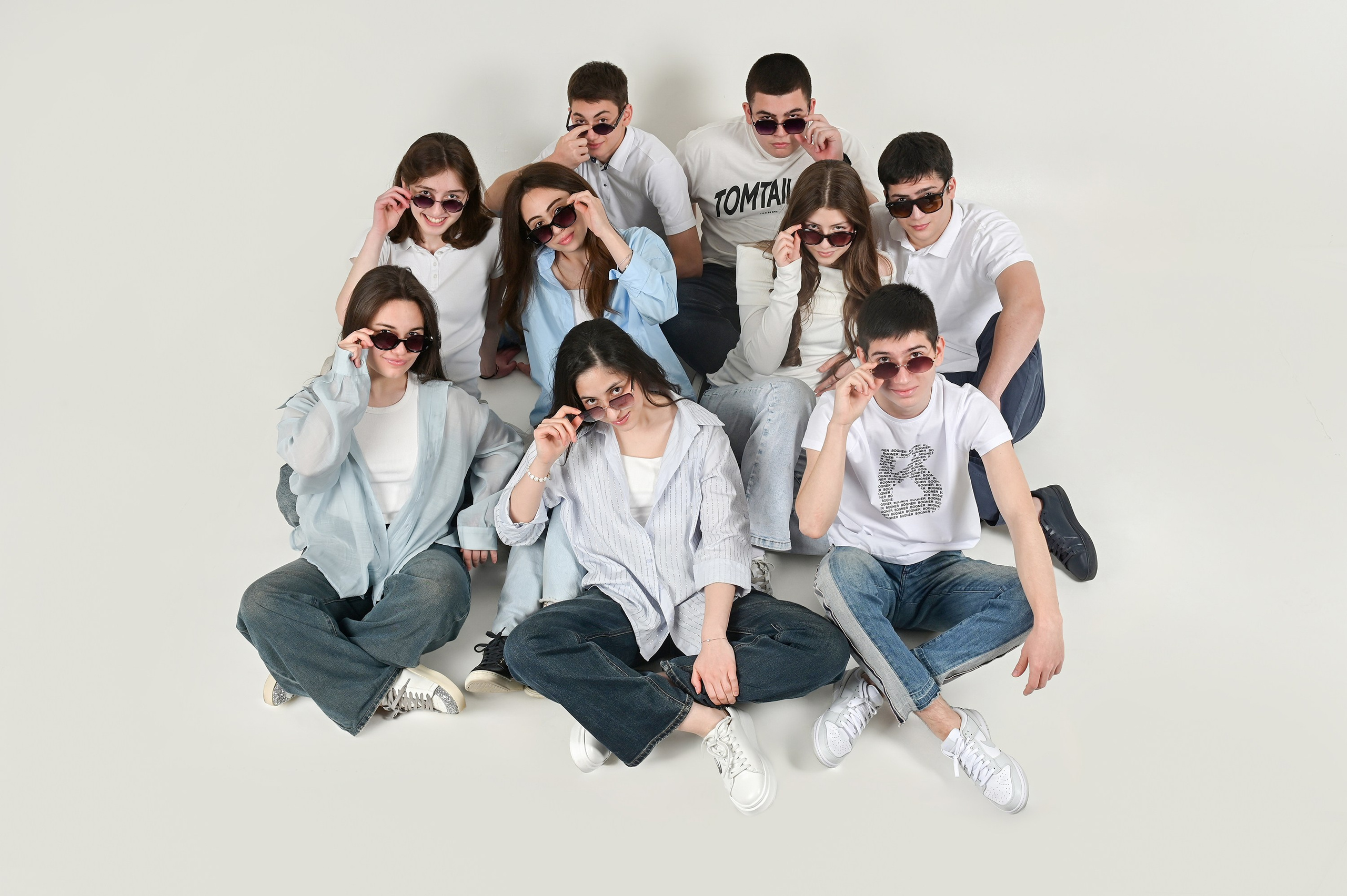 Галерея фотографий. Первая школьная фотостудия Zoom-Zoom в городе Владикавказ