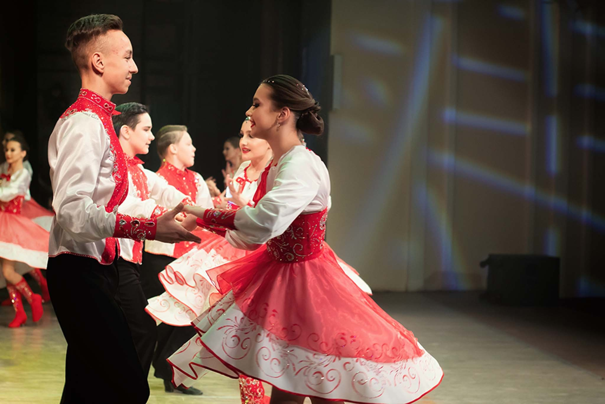 Выступление Анжелы и Руслана. Репортажный Фотограф