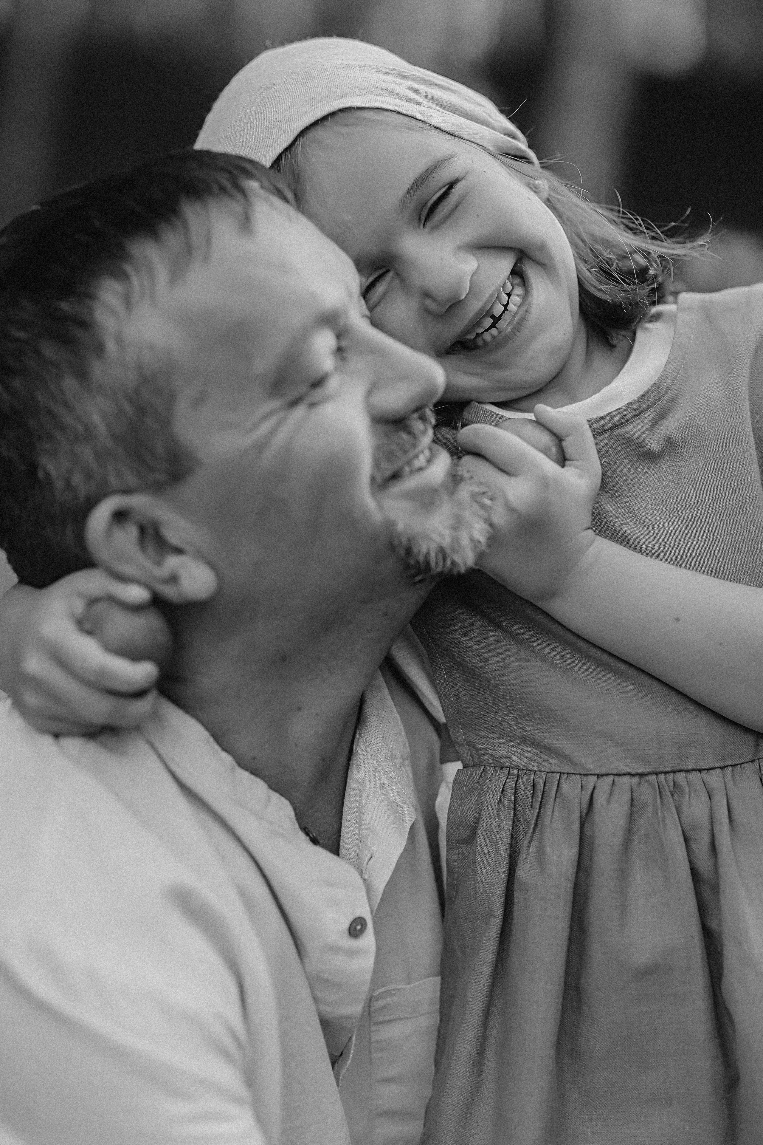 Стирка у дома. Семейный фотограф Тюмень, фотограф на роды Салмина Мария