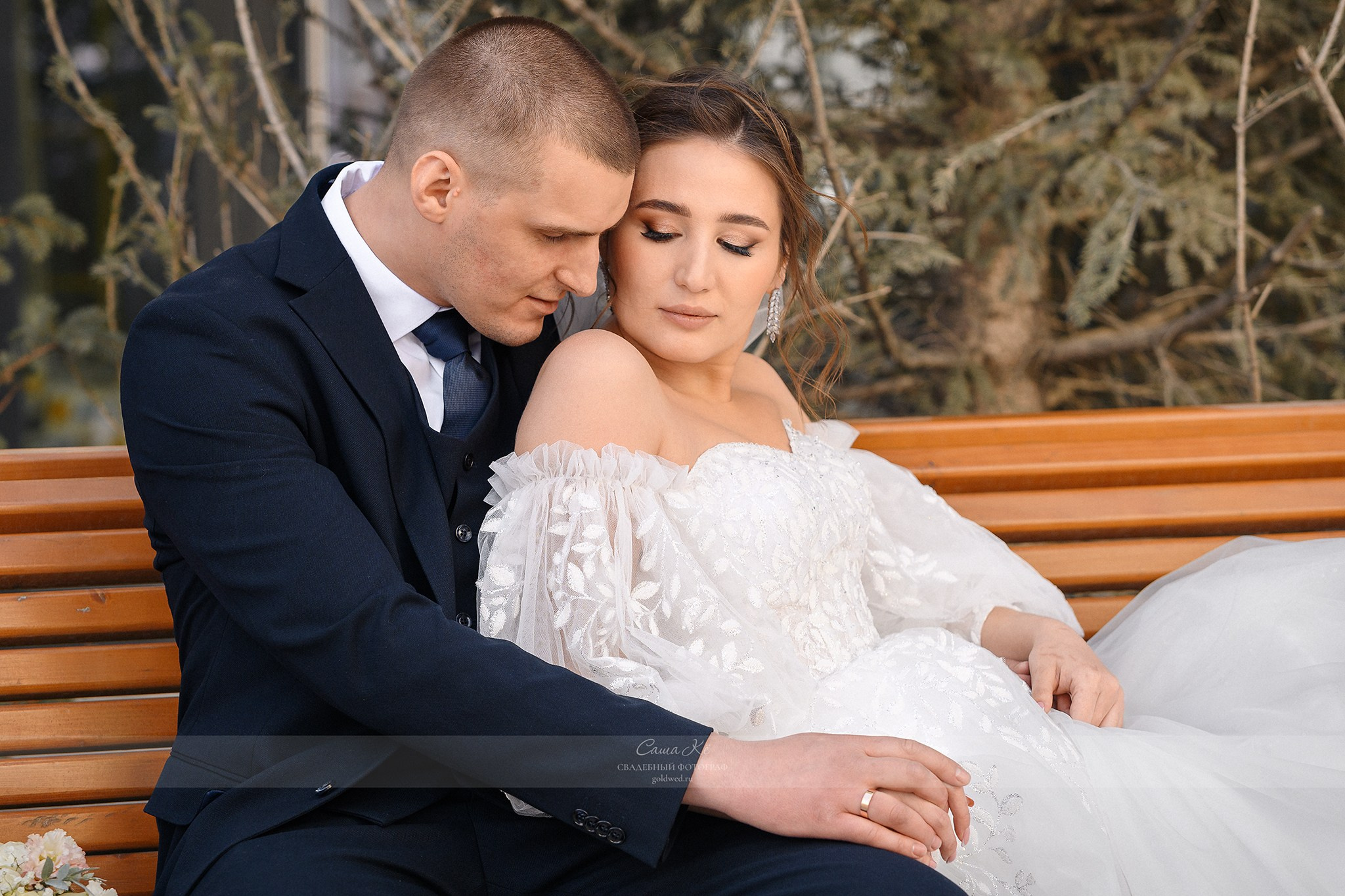 Свадебная фотосессия С&А на Садовой, 19. Свадебный, семейный и event фотограф в Новосибирске и Новосибирской области Саша Кё