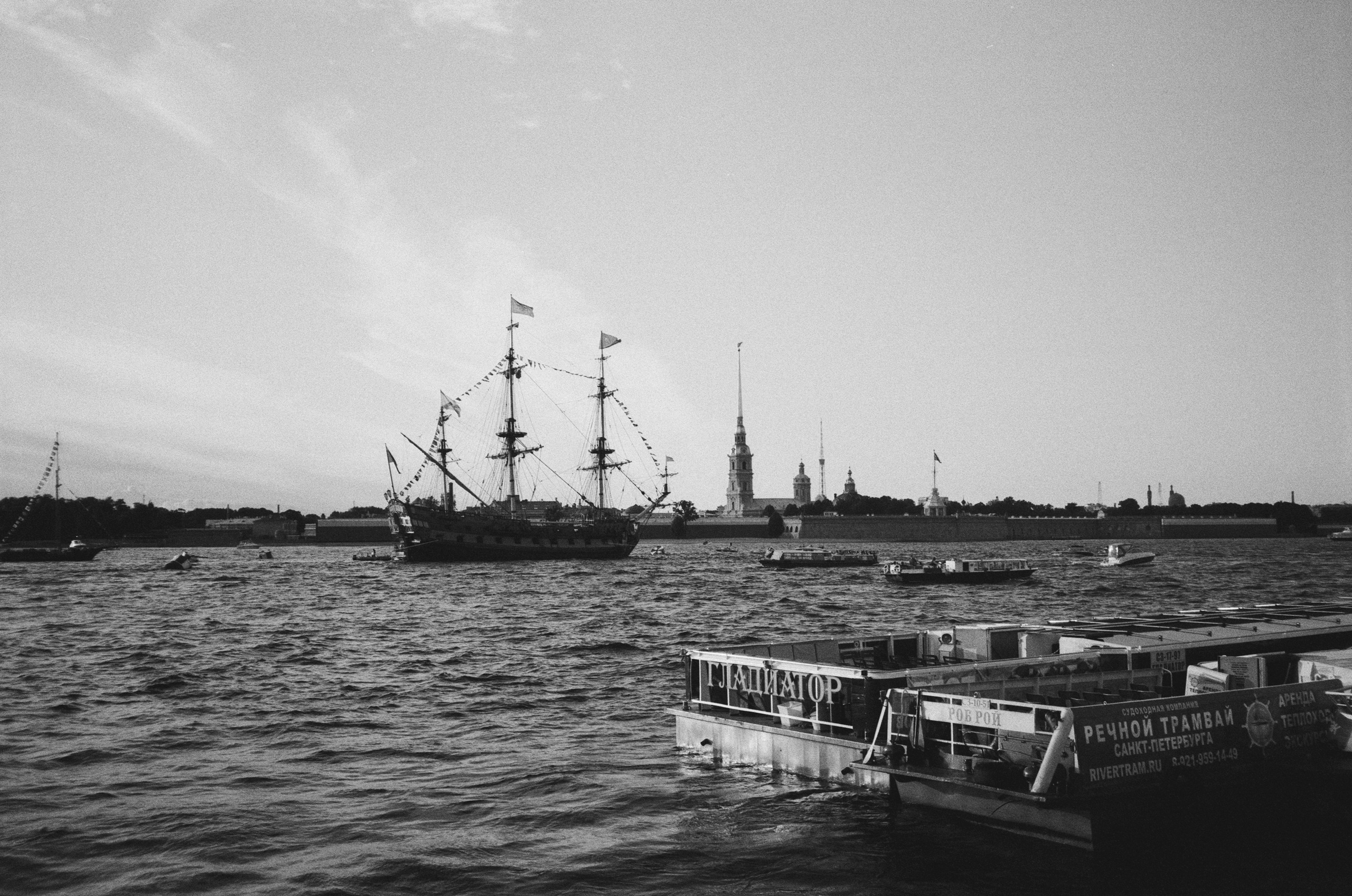 Санкт-Петербург, набережная, Исакиевский / Adox 100 / Revue 35CC