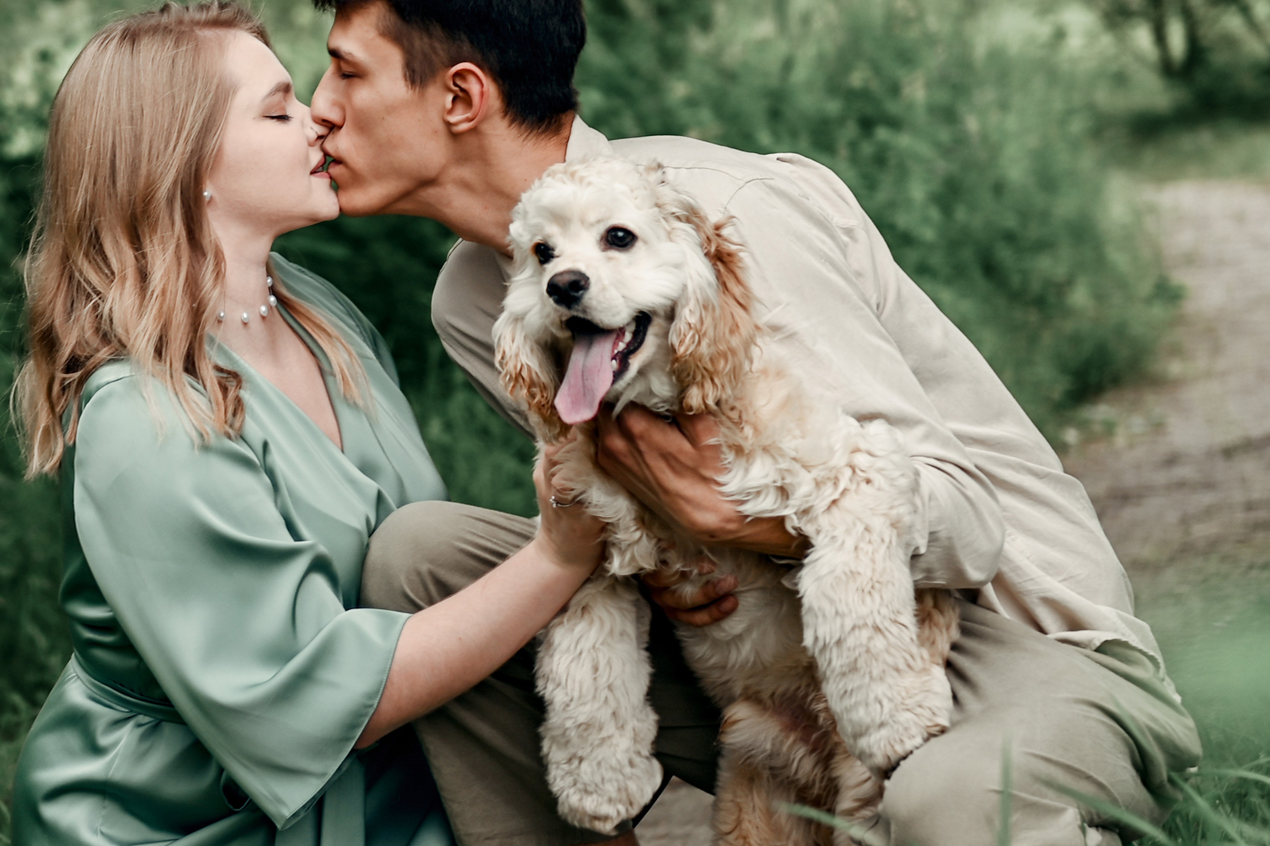 Love story прогулка вместе с песиком))). Свадебный, семейный, детский, контент фотограф в Омске Максим Ильин
