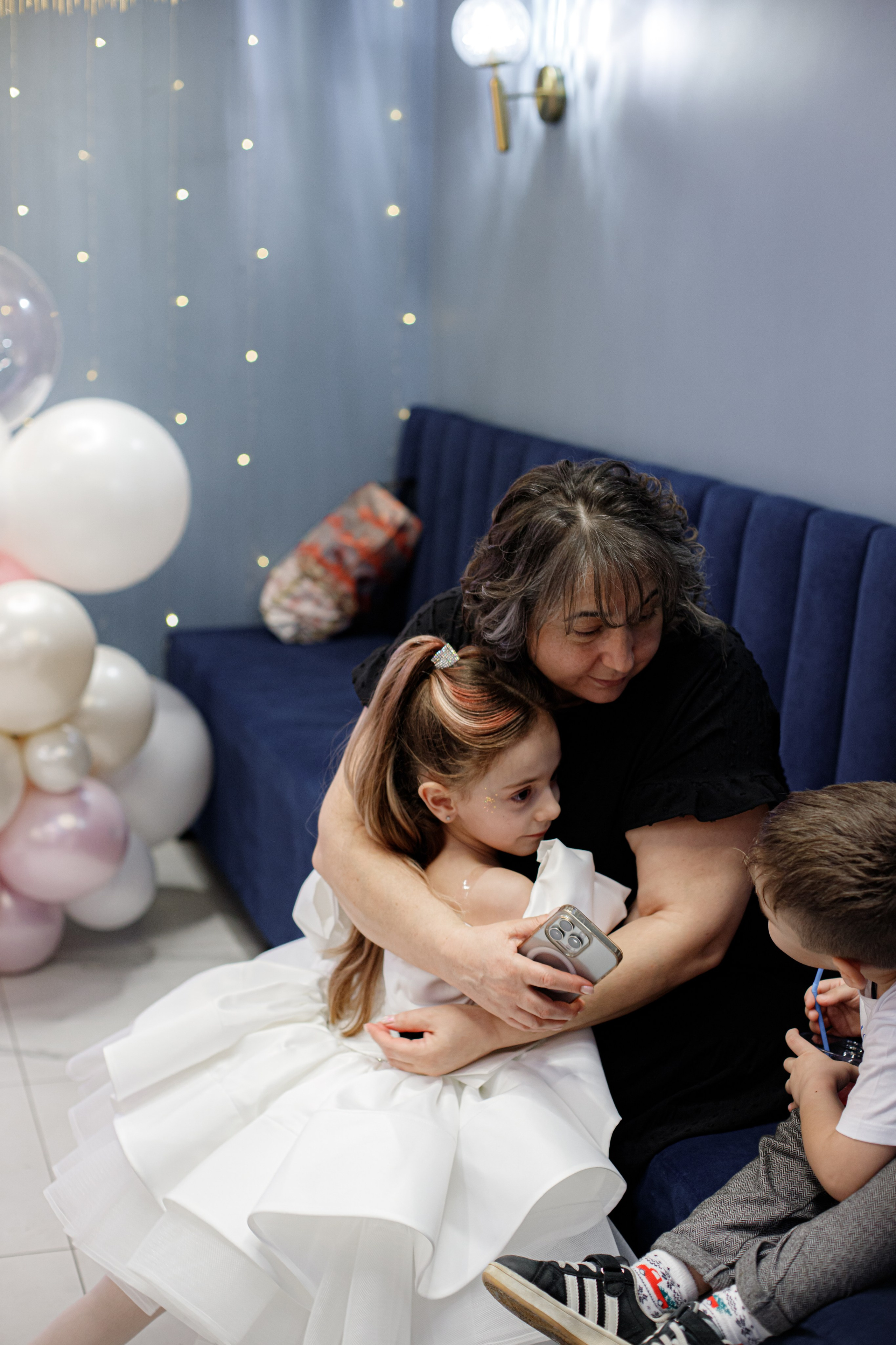 ASIA'S BIRTHDAY PARTY. Photokarish