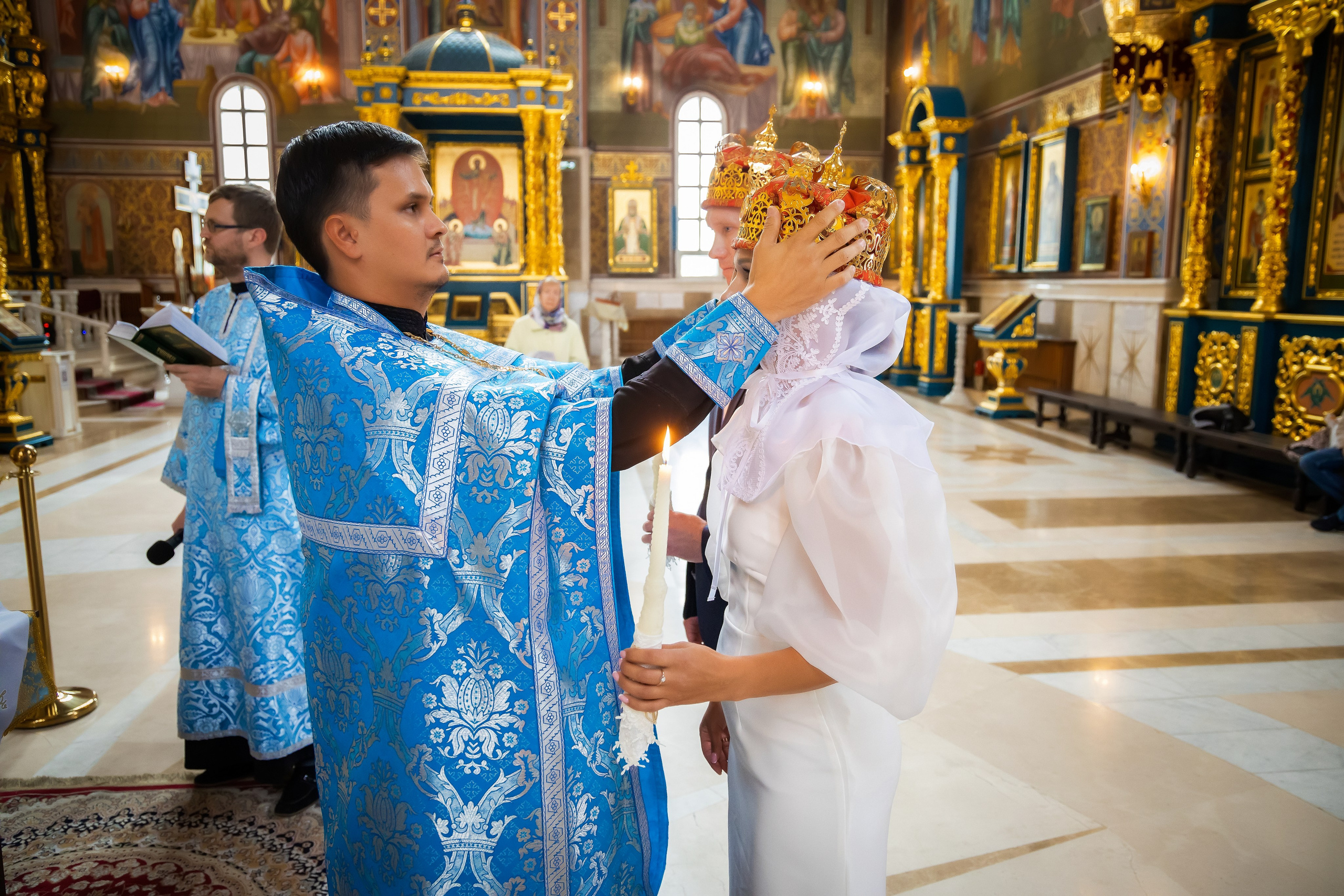 В Храме. Семейный и Свадебный фотограф в Астане Александр Астапов