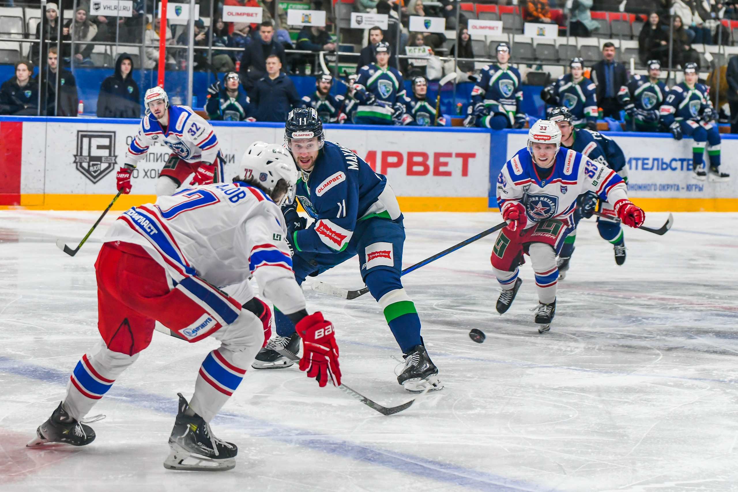 Матчи регулярного чемпионата ВХЛ. Фотограф в Ханты-Мансийске Евгений Жуланов