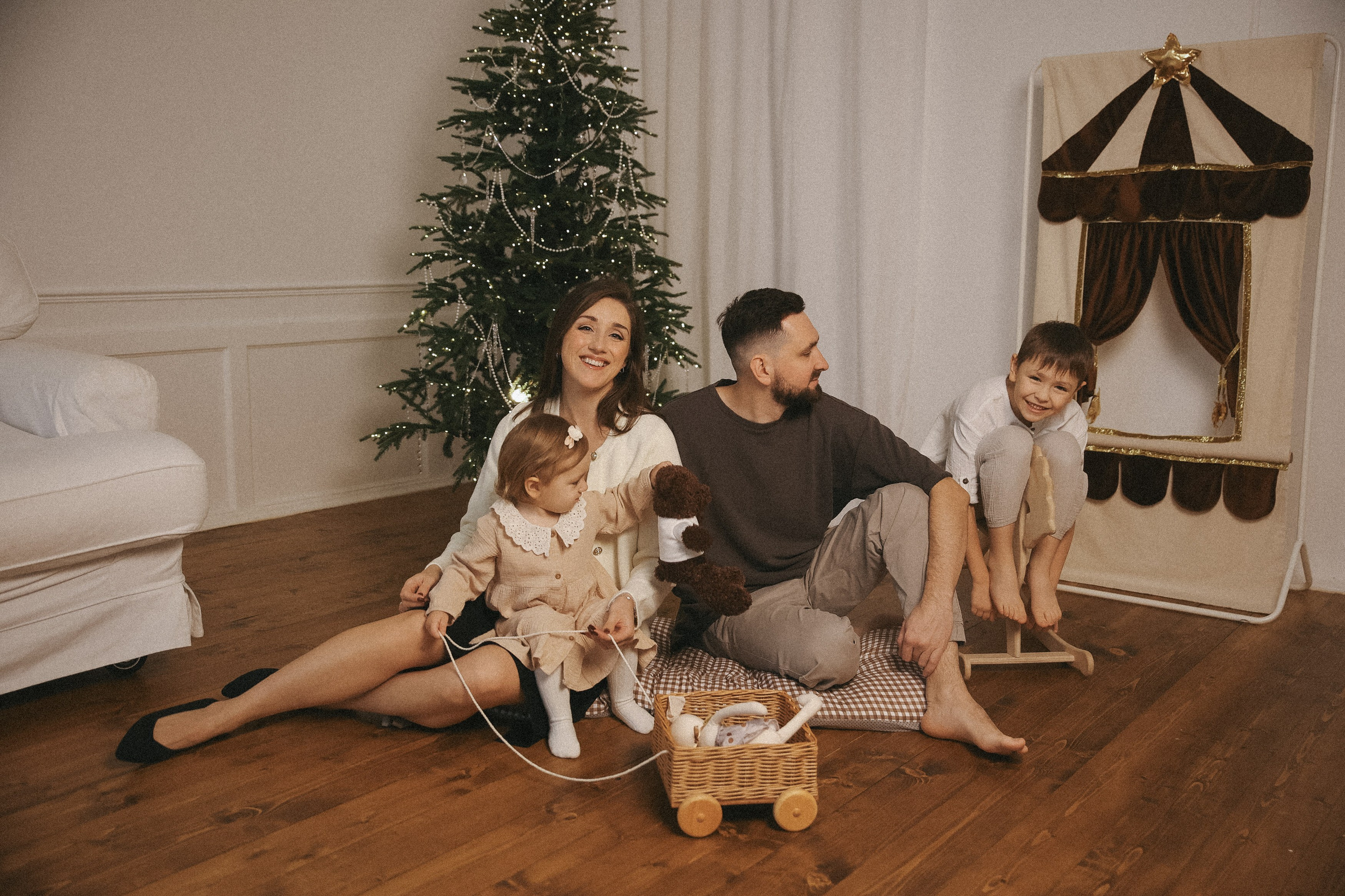 Новогодняя фотосессия во Владимире съемка на новый год фотосессия в студии. Фотограф Владимир Москва