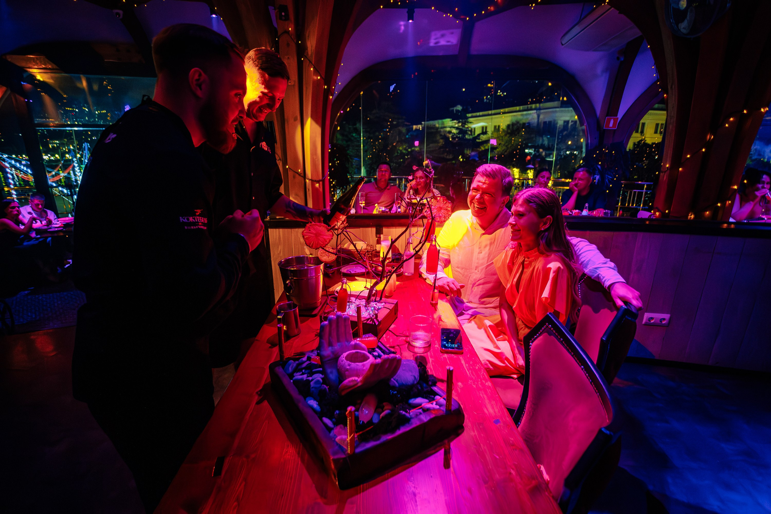 PTIZZA SHOW. Gold & Black in Ptizza Bar_Ялта_6.07.2025. Аминов Руслан | Фотограф