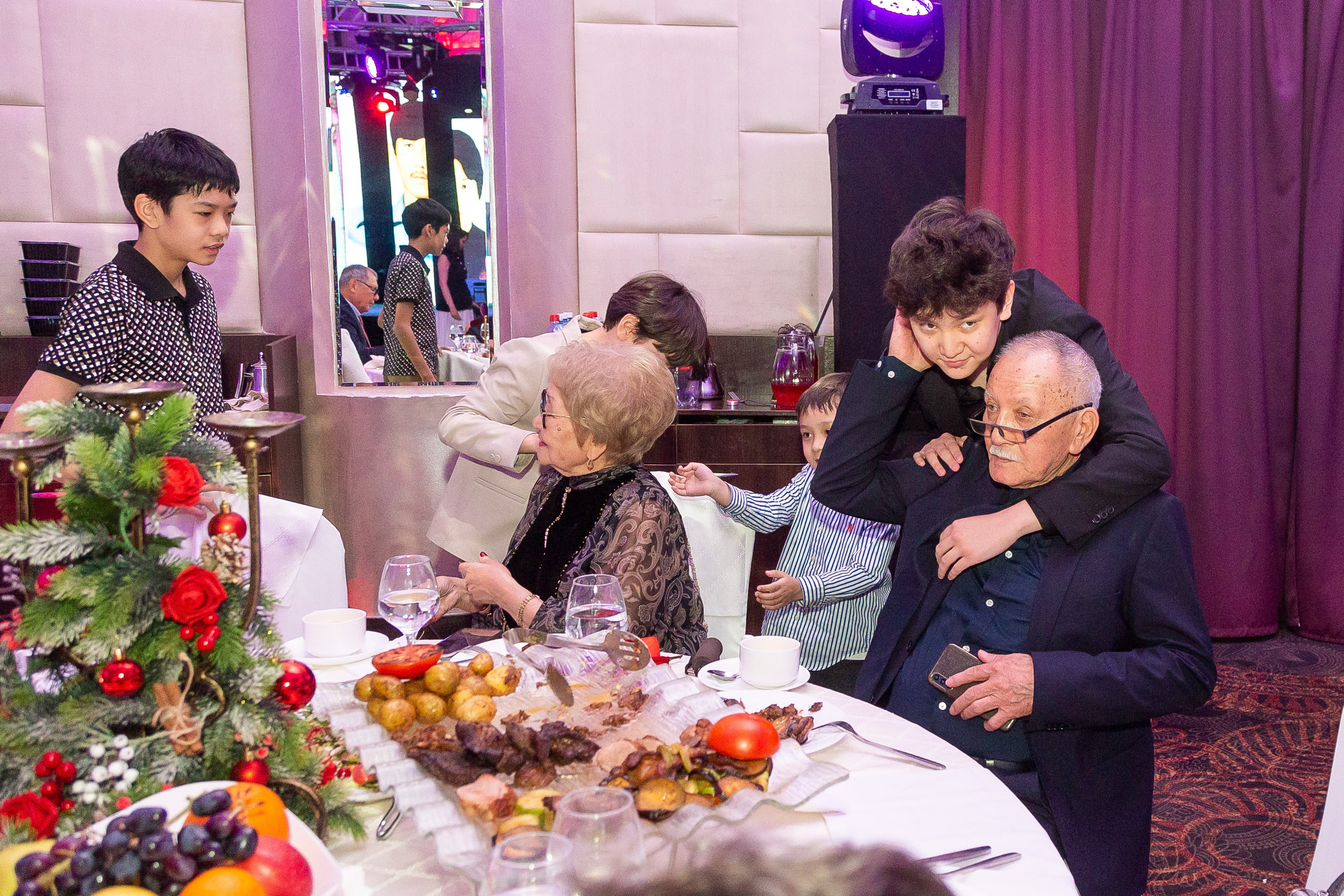 Айша Юбилей 80 лет. Свадебный фотограф в Алматы Айгерим Верба