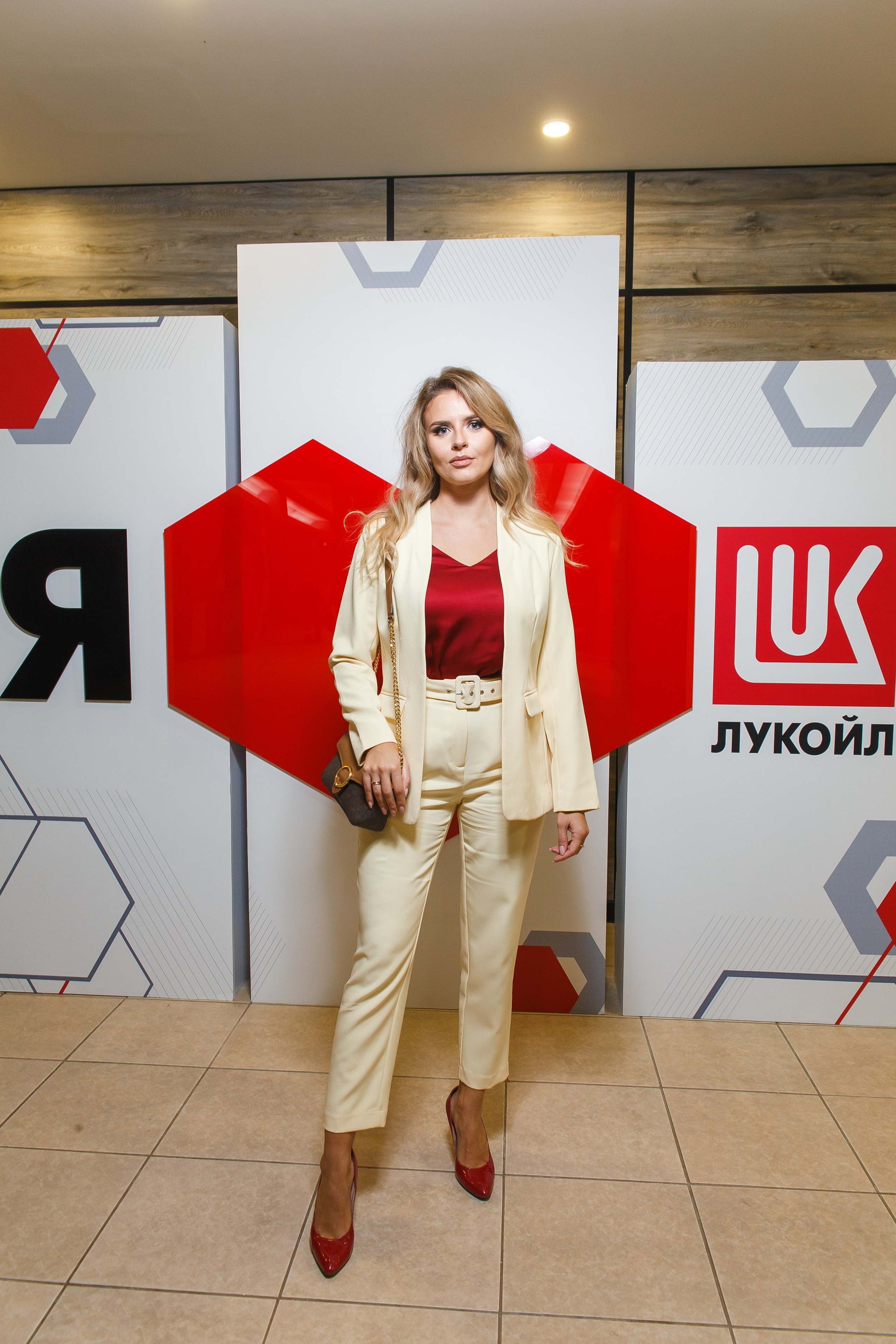 Фотозона на корпоративном мероприятии Лукойла в ДК Царицын. Событийный фотограф Максим Бескоровайновнов