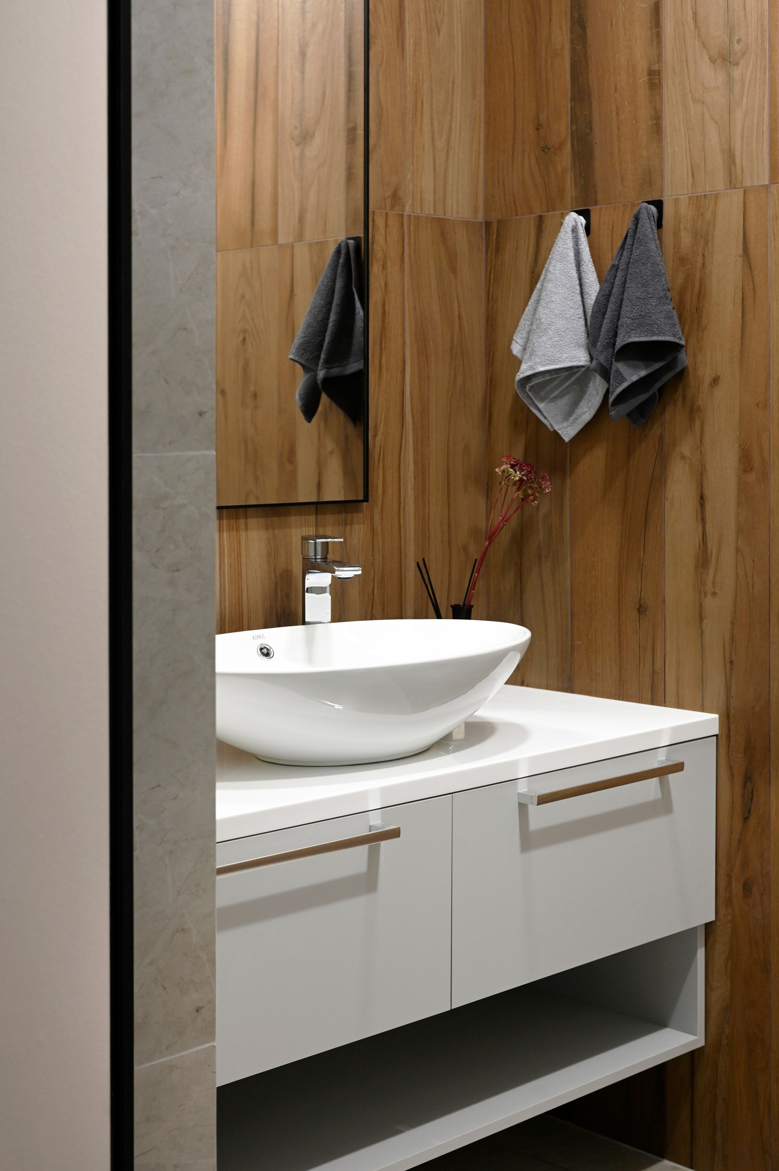 Башня Исеть дизайнер Вероника Миллер. Мебель на заказ