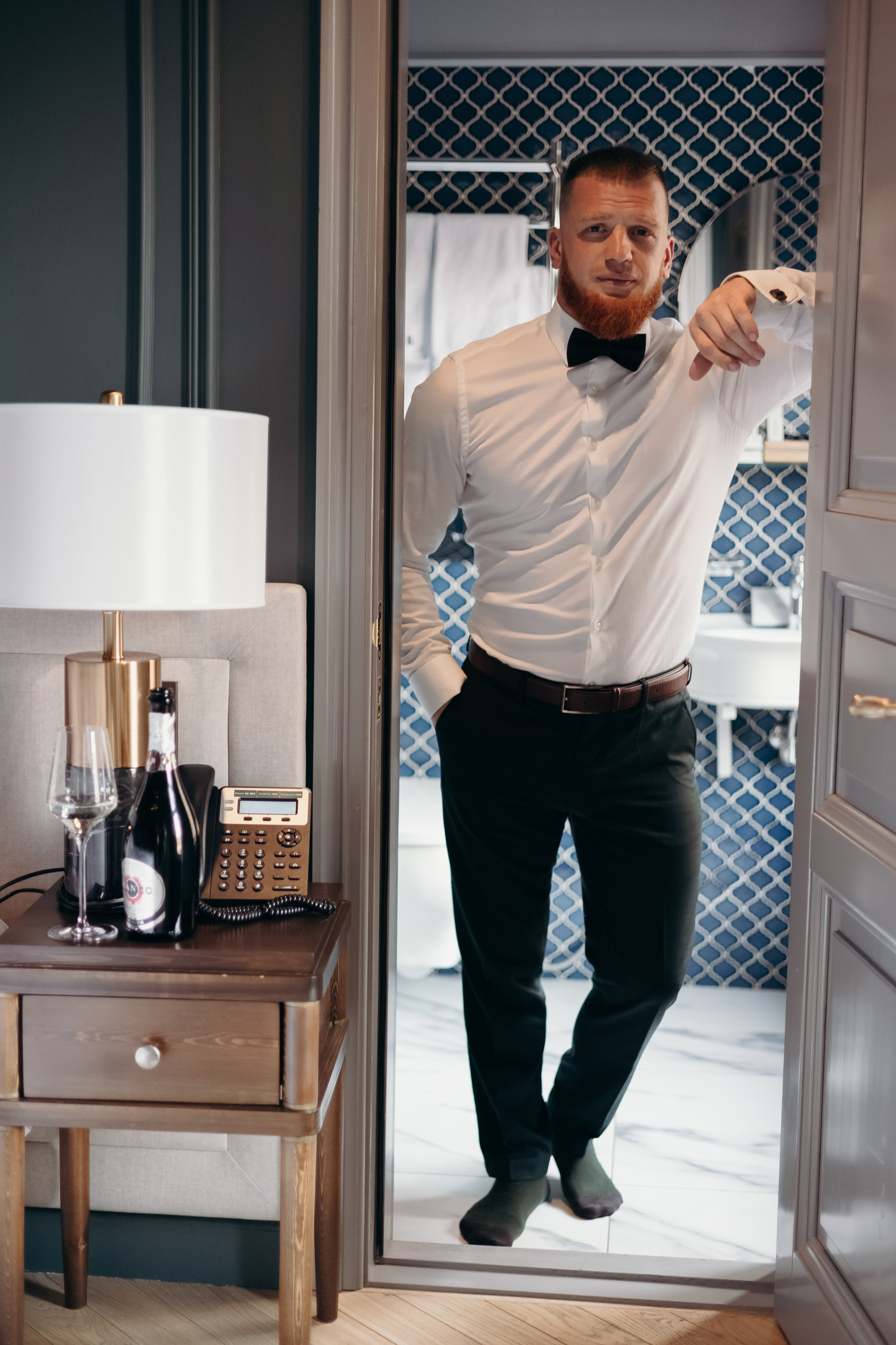 Александр и Елена (сборы, ресторан). Фотограф свадебный семейный в Красноярске Шукшина Наталья