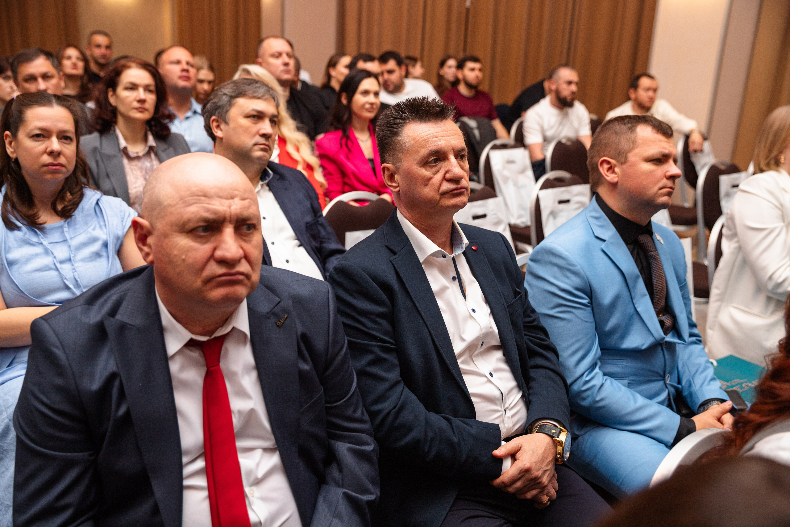 Конференция АВАНТИ. Фотограф Краснодар Настя Зокс