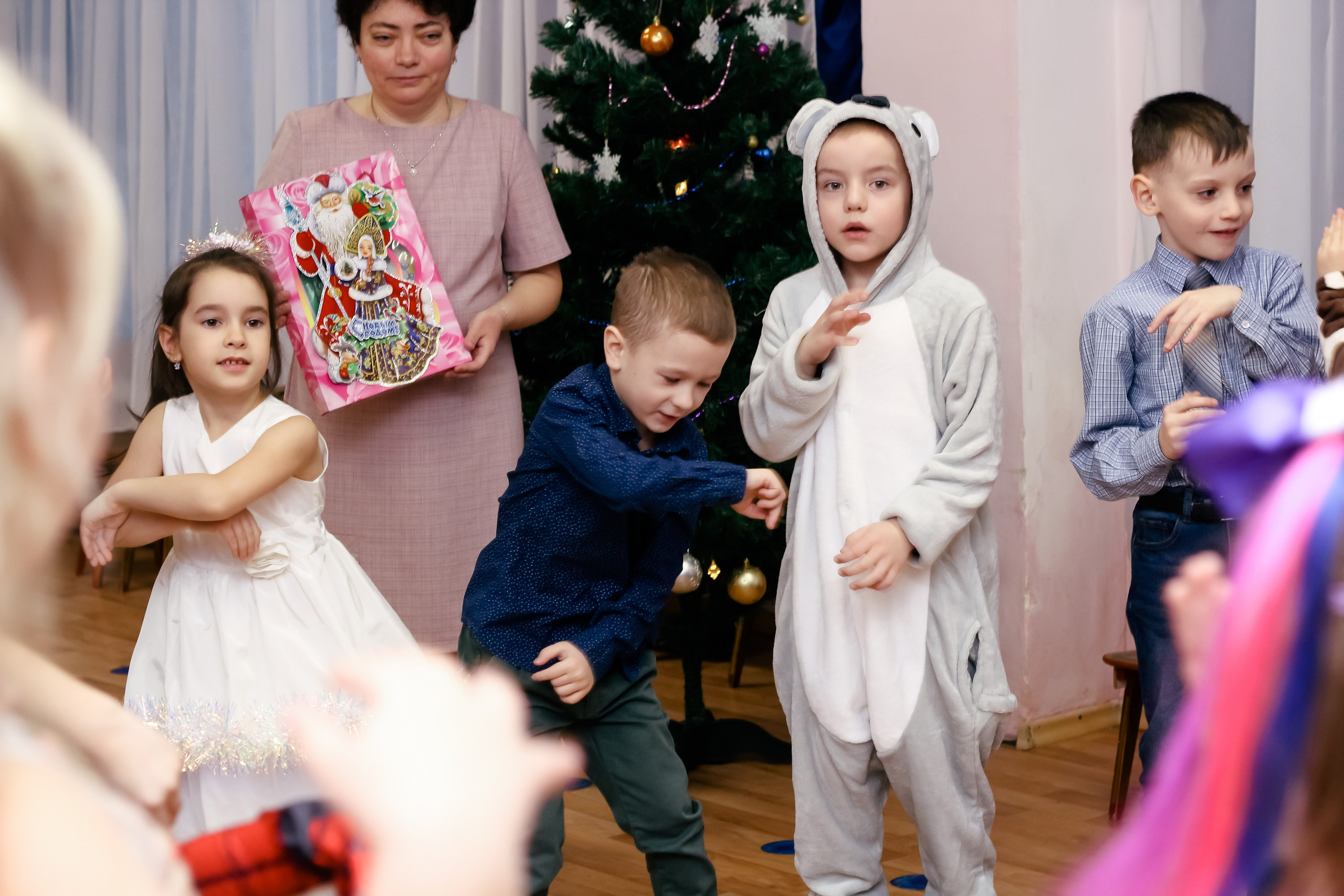 Новогодний утренник. Фотограф Великий Новгород Татьяна Чиглинцева