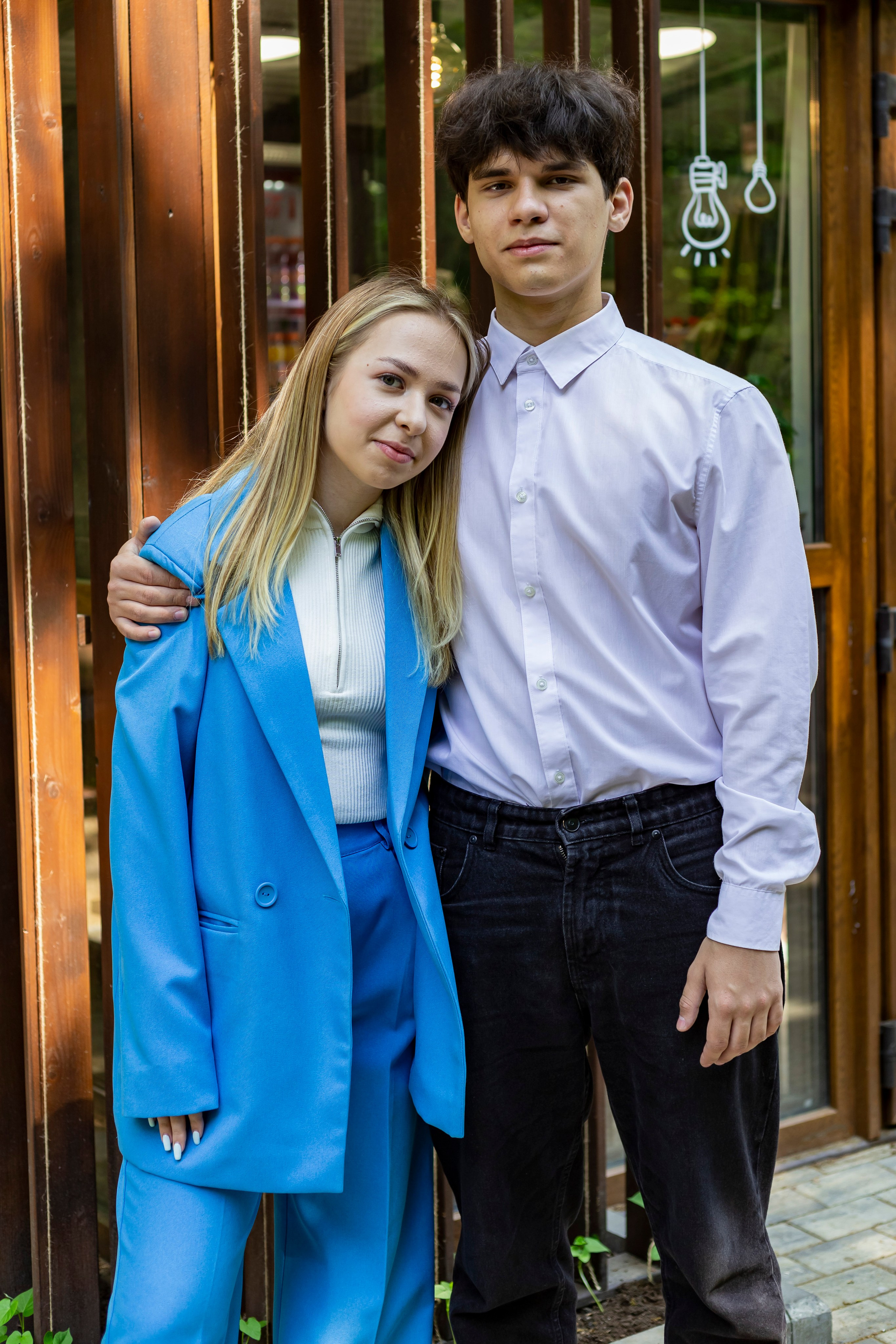 Фотосъемка 9 класс. Свадебный фотограф Марина Суворова и видеооператор Олег Петров