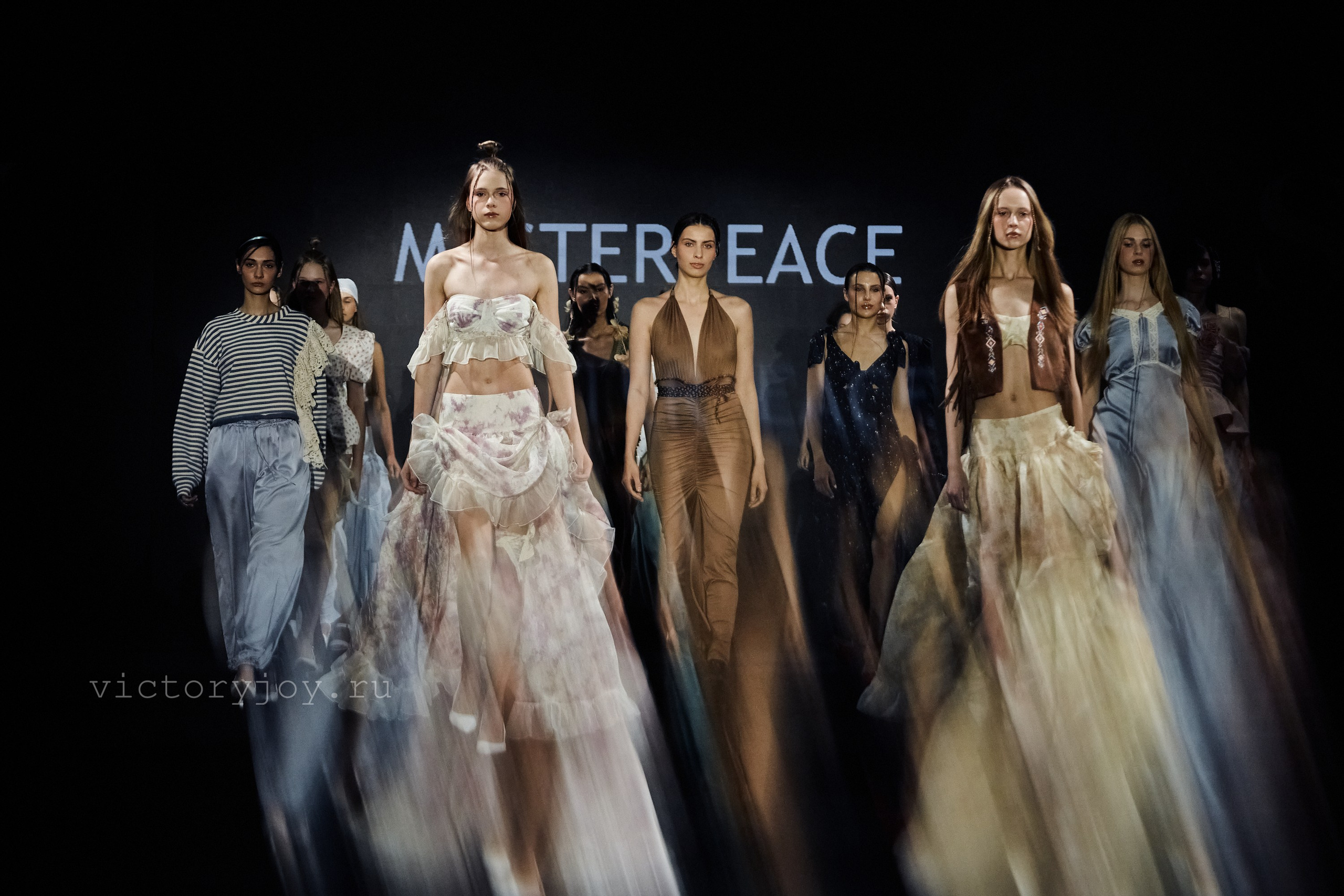 Sochi Fashion Week май 2026. Профессиональный фотограф в Сочи Виктория Джой. Обучение