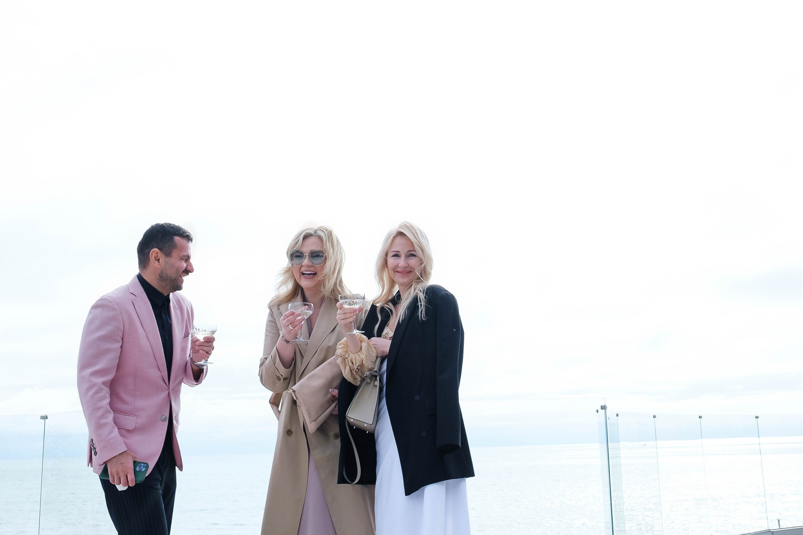 Выездная регистрация в Сочи с видом на море. Свадебный фотограф в Абхазии, Сухум, Гагра, Сочи