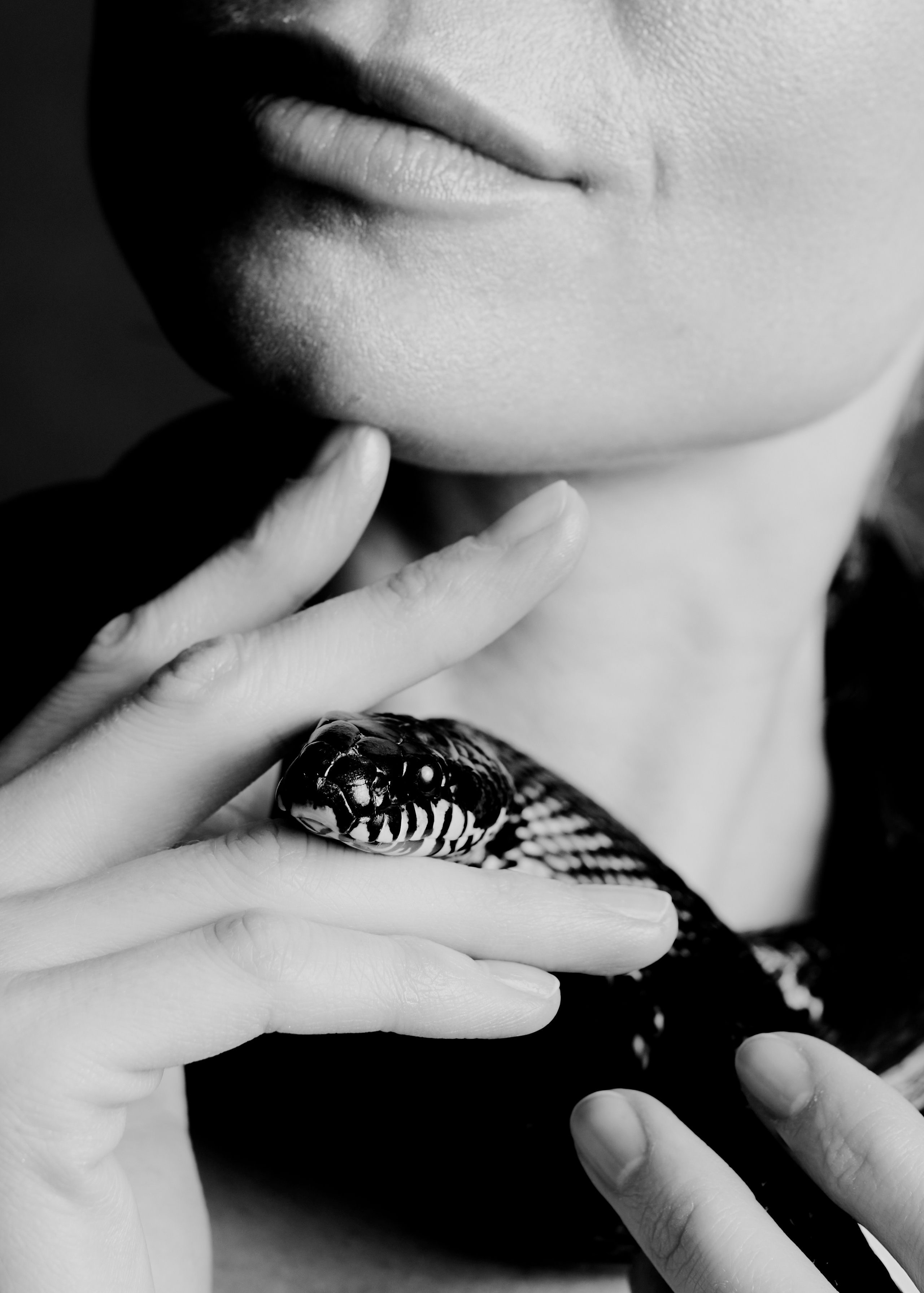 Дана и змея. Фотограф и проводник в эфирные масла Ольга КоСа