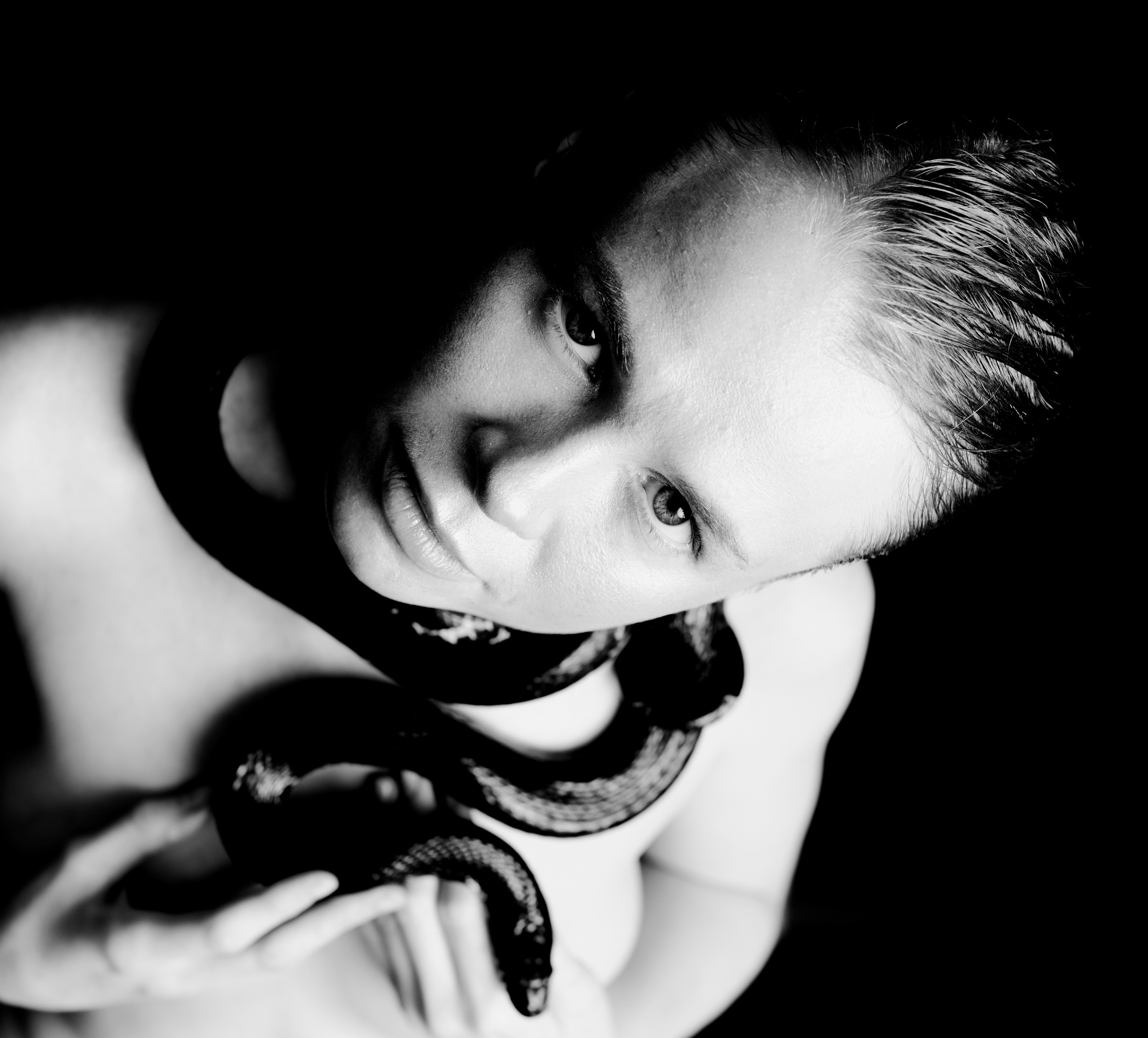 Дана и змея. Фотограф и проводник в эфирные масла Ольга КоСа