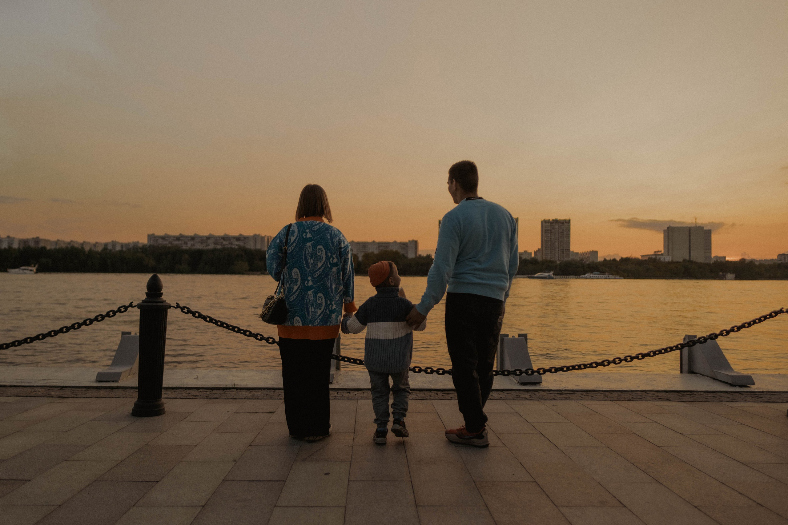 Лида, Ринат и малыш Елисей. Свадебный фотограф Оля Григунова