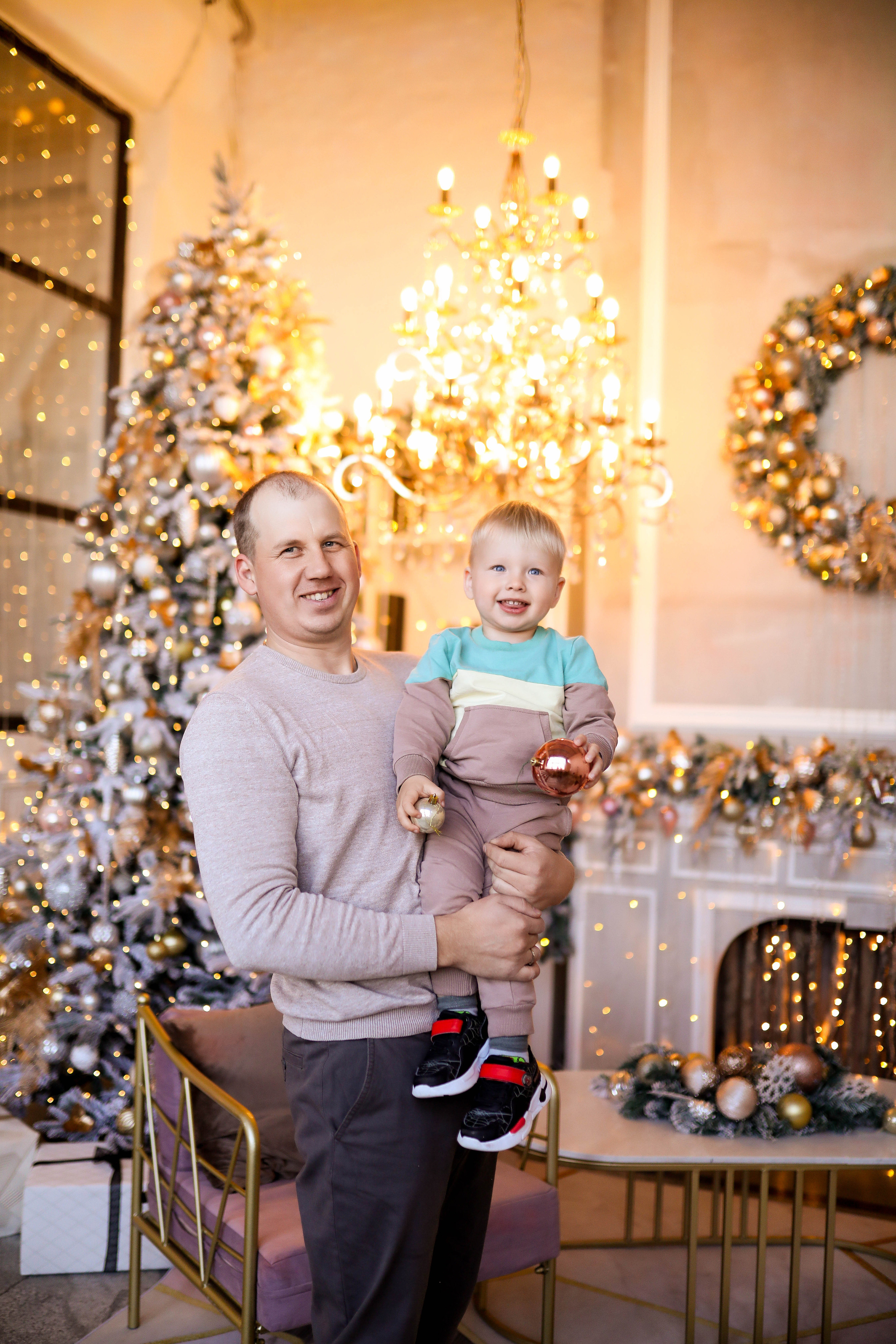 Семейная фотосессия в зале Флет и Вайт. ФОТОГРАФ ХАБАРОВСК АНАСТАСИЯ РАЧЕНКОВА