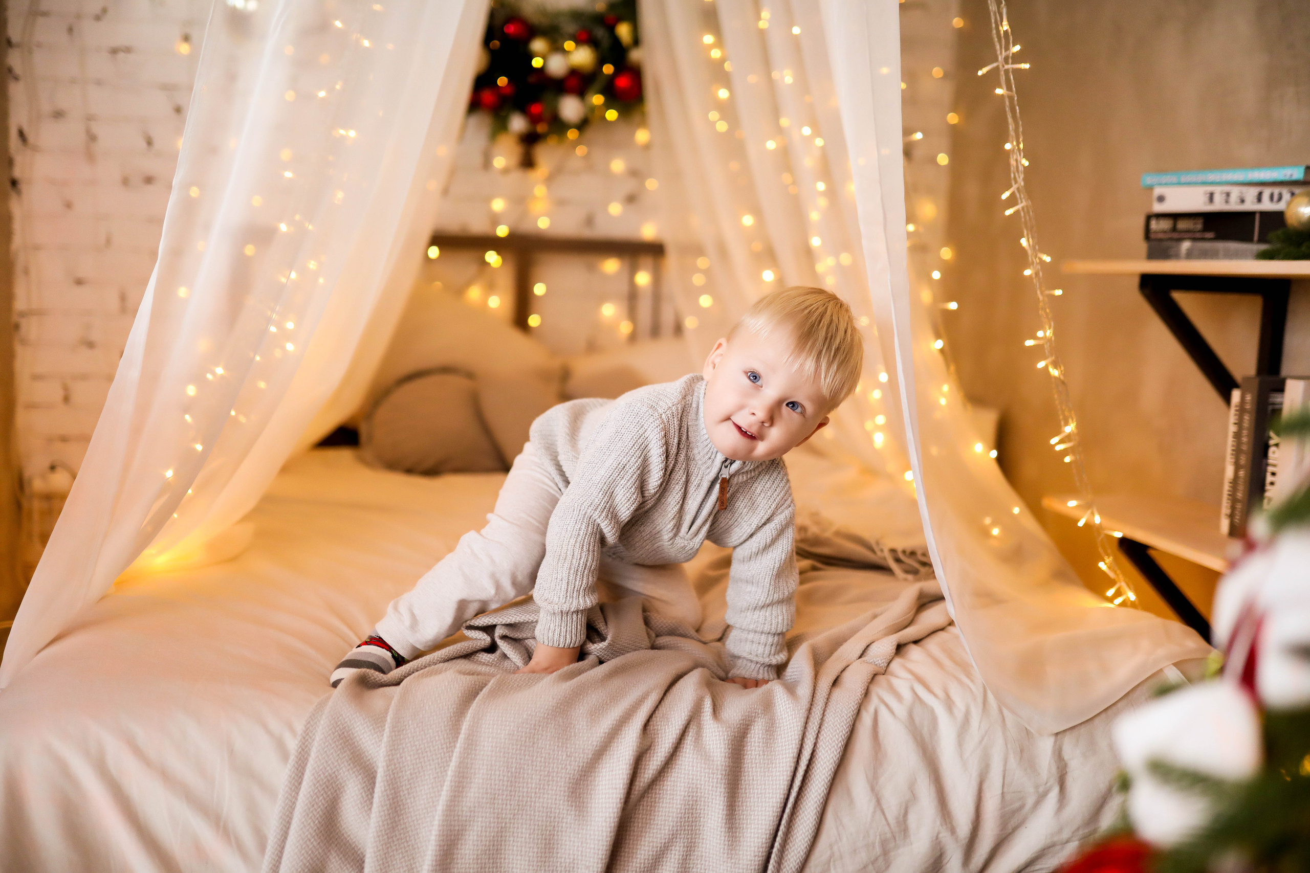 Семейная фотосессия в зале Флет и Вайт. ФОТОГРАФ ХАБАРОВСК АНАСТАСИЯ РАЧЕНКОВА