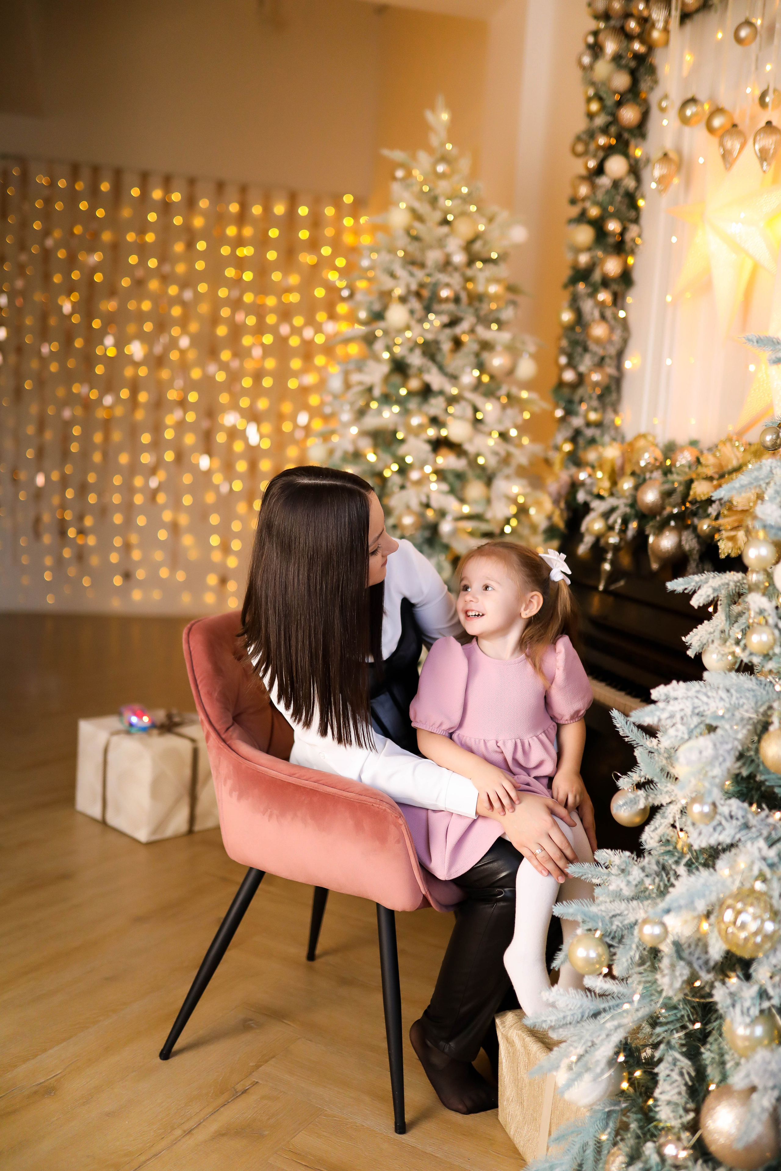 Семейная фотосессия в зале Париж. ФОТОГРАФ ХАБАРОВСК АНАСТАСИЯ РАЧЕНКОВА