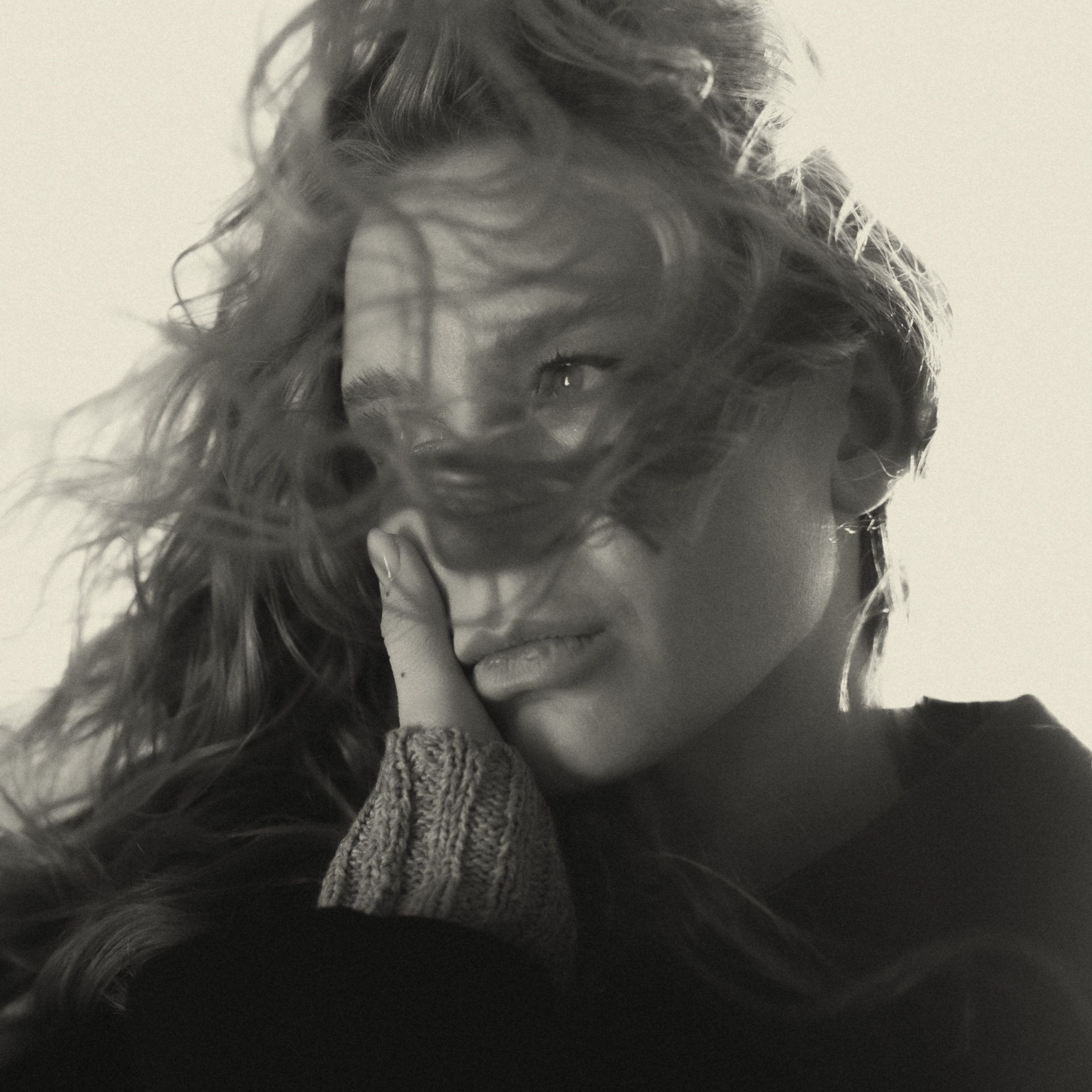 ALINA. TUTSARKIS — Art Director | Stylist | Photographer