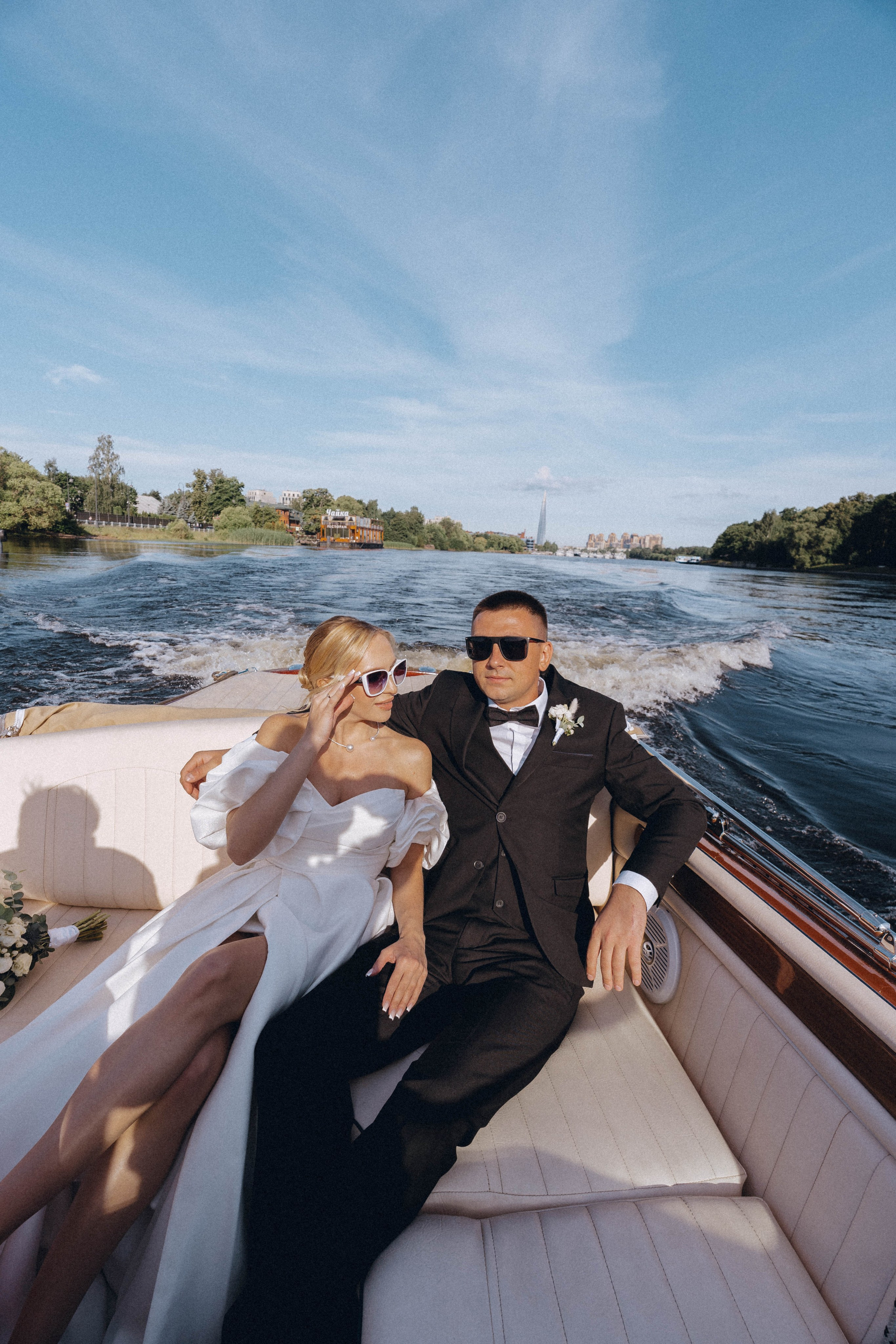 СВАДЕНБНАЯ СЬЕМКА НА КАТЕРЕ ПО КАНАЛАМ САНКТ-ПЕТЕРБУРГА И В АКВАТОРИИ НЕВЫ. Профессиональный фотограф, Санкт-Петербург — Виктория Богомолова