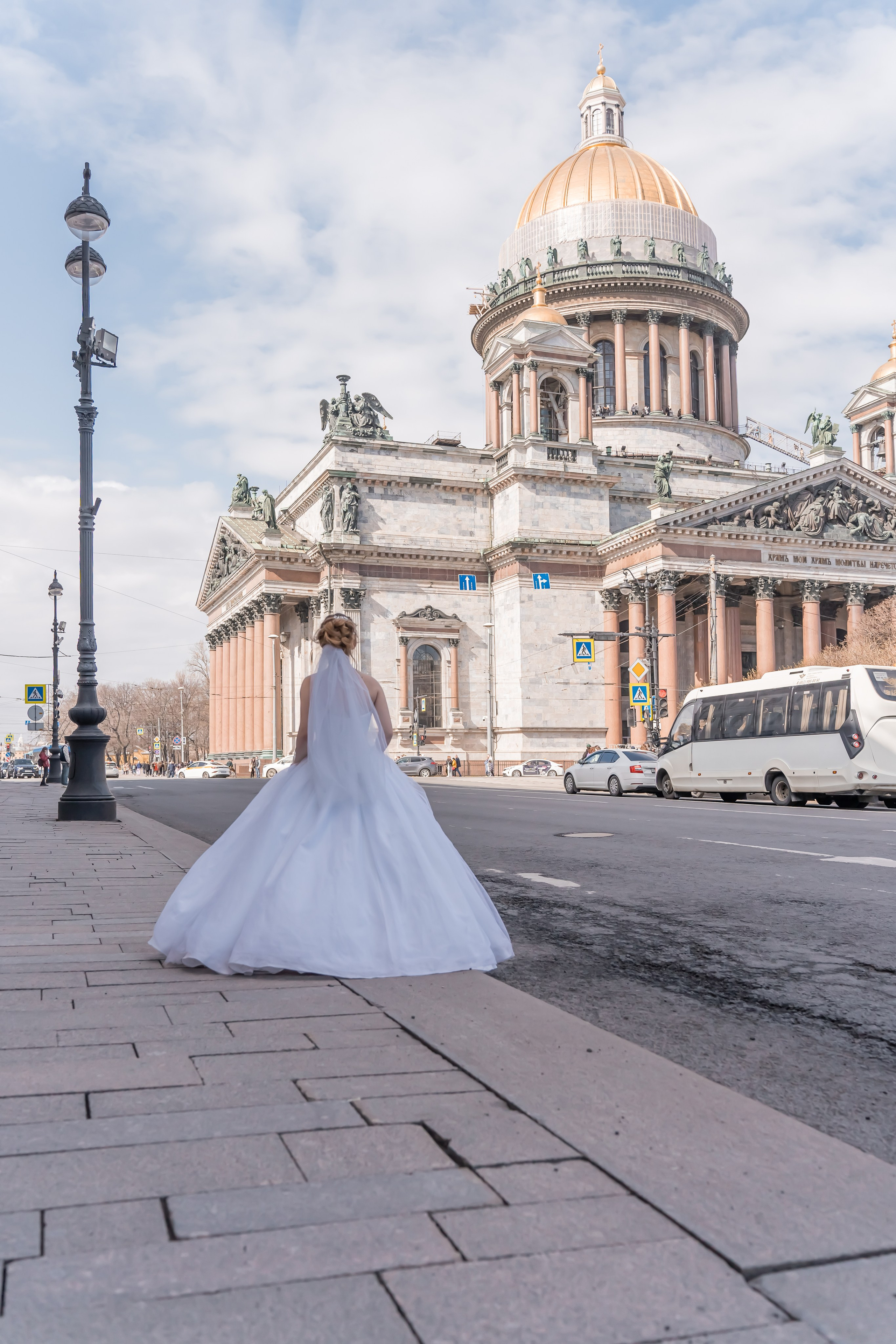 Ищете профессионального фотографа на свадьбу по выгодной цене? Наши услуги по фотосъемке свадебных моментов отличаются высоким качеством и доступной ценой.