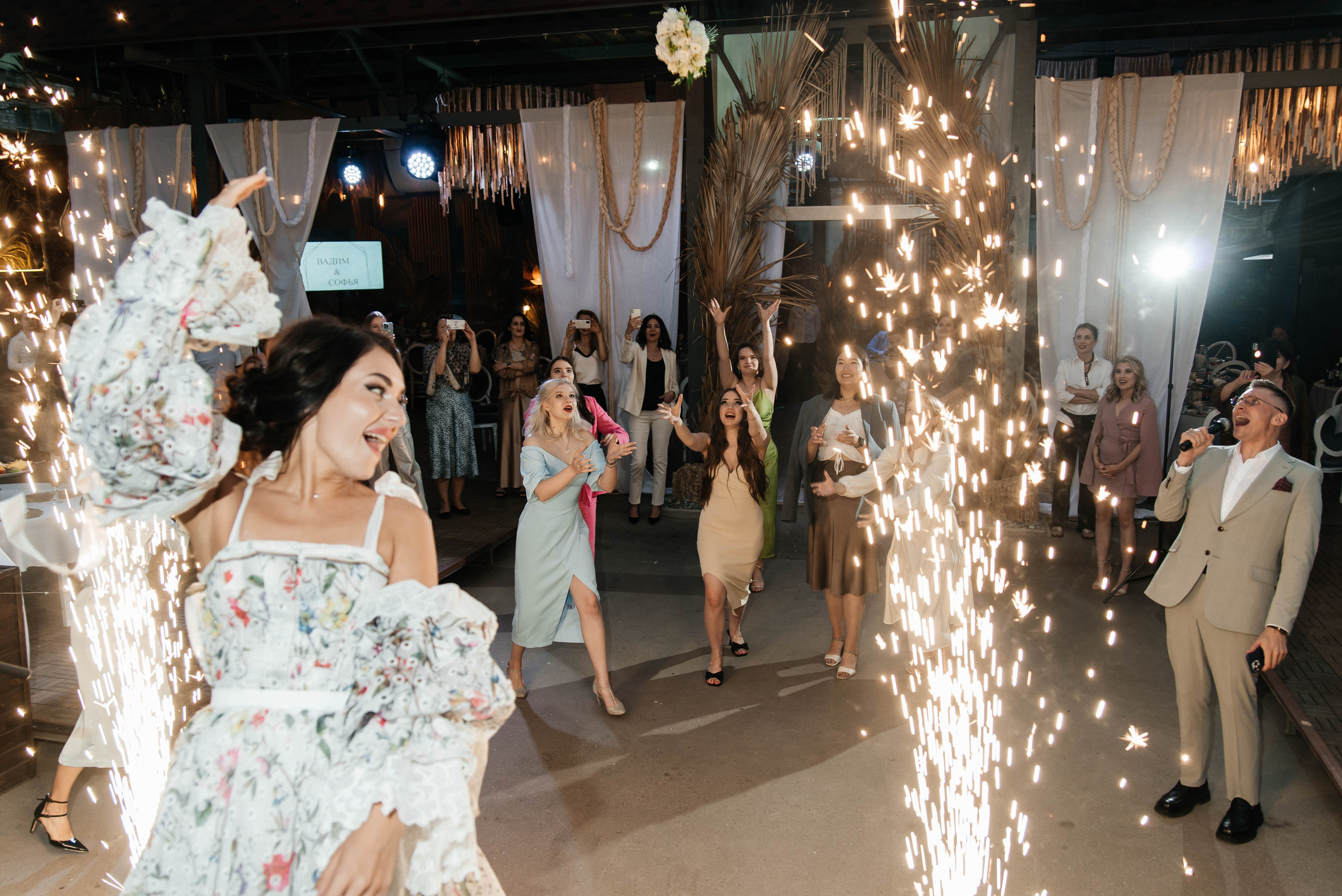 Вадим и София короткая версия свадебного дня. Меня зовут Александр Литвинчук и я свадебный фотограф в Саратове