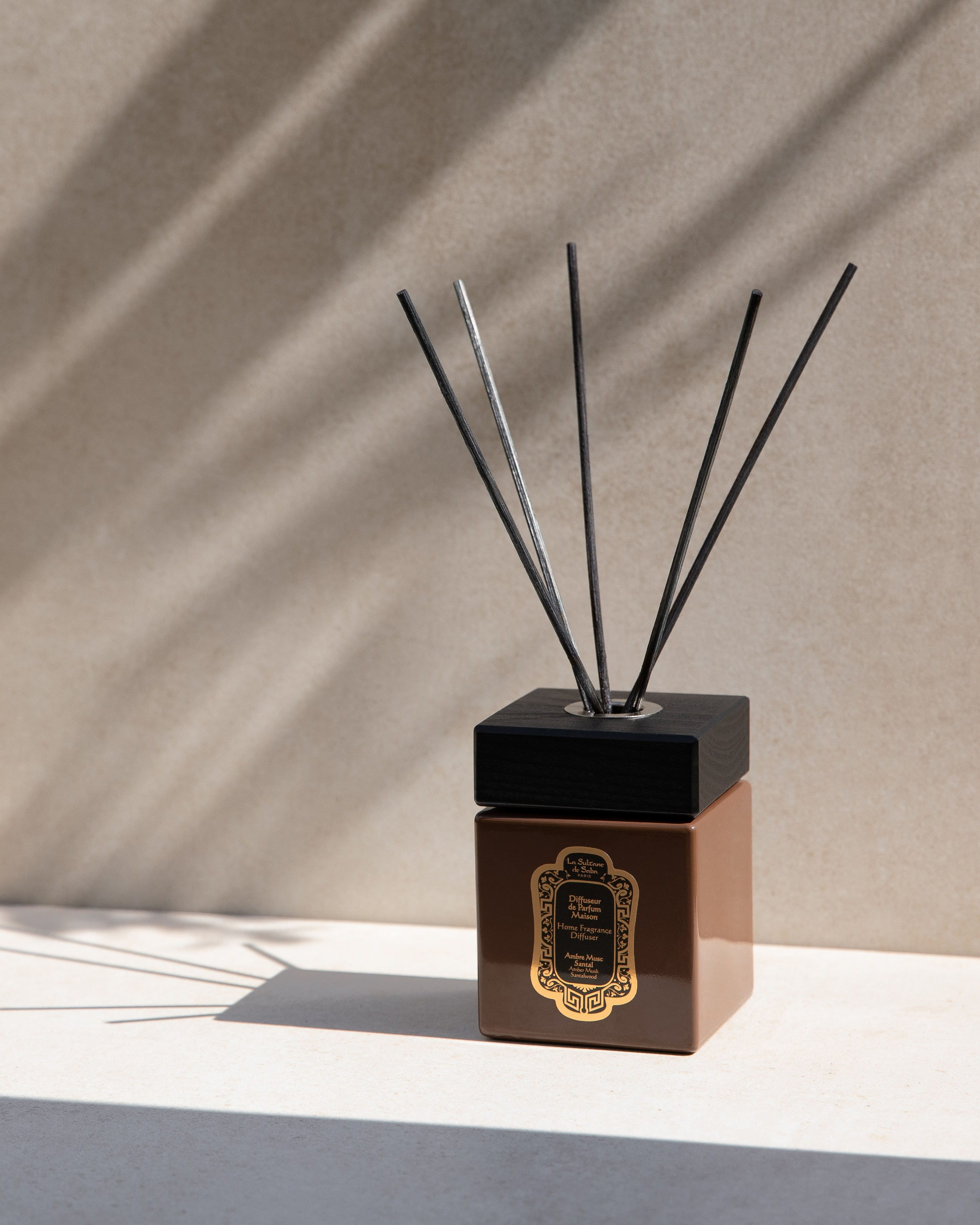 Предметные кадры для брендов, товары, косметика, уходовые продукты, декоративка, волосы. Рекламный фотограф Ксения Вершинина | Москва