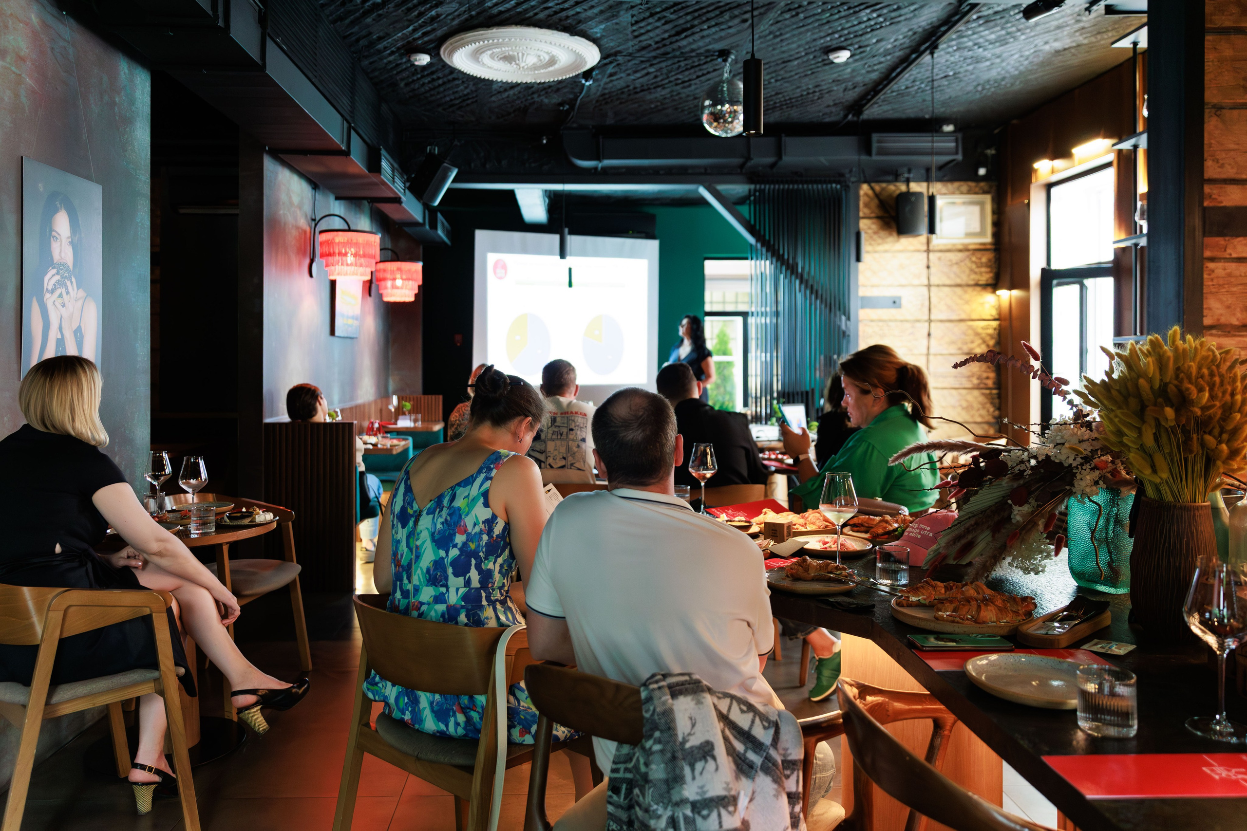 Бизнес завтрак рестораторов. Гастробар TopPoke. Фотограф Новосибирск — Наталья Гресь