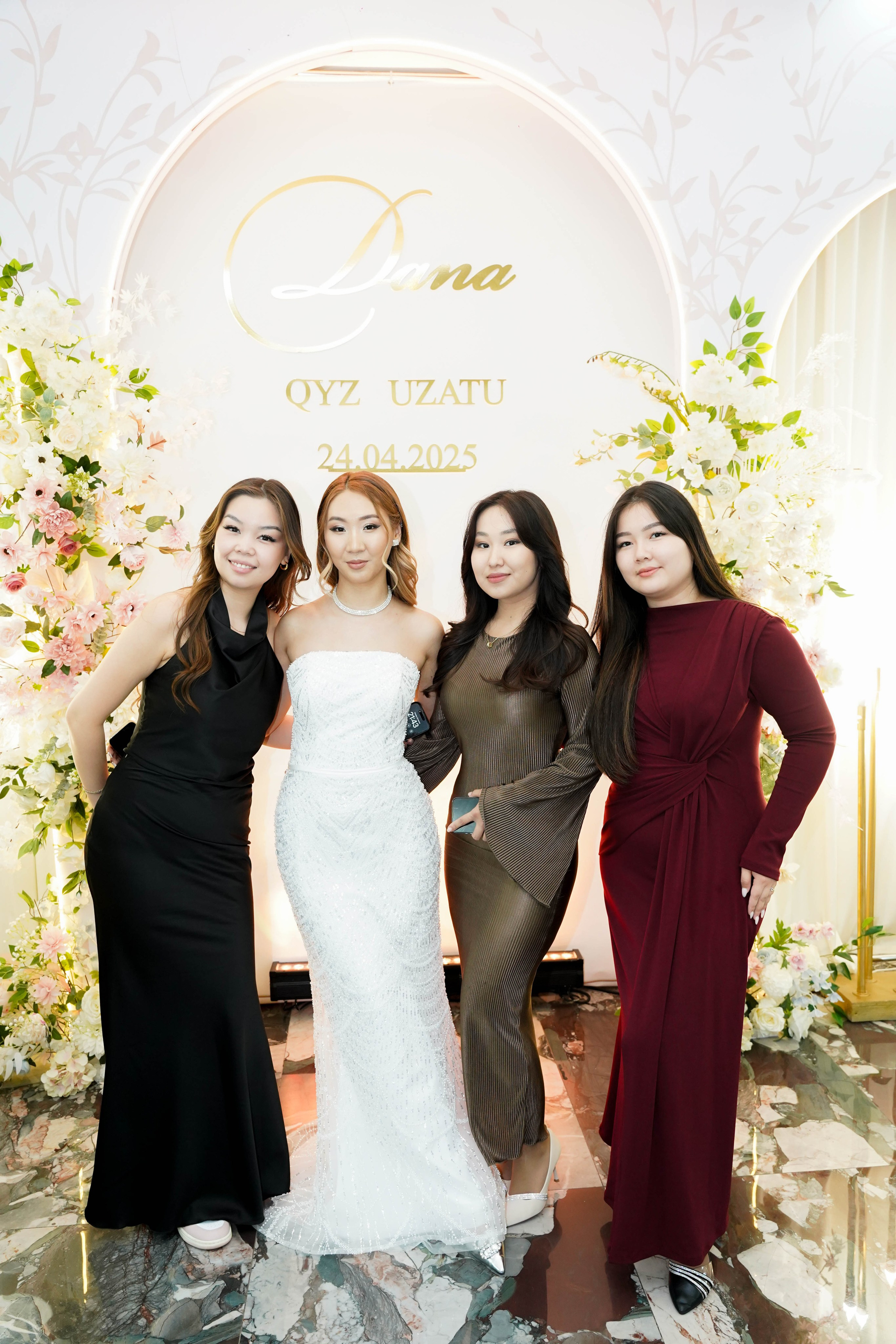 Dana uzatu. Фотограф Ернар Ержанов