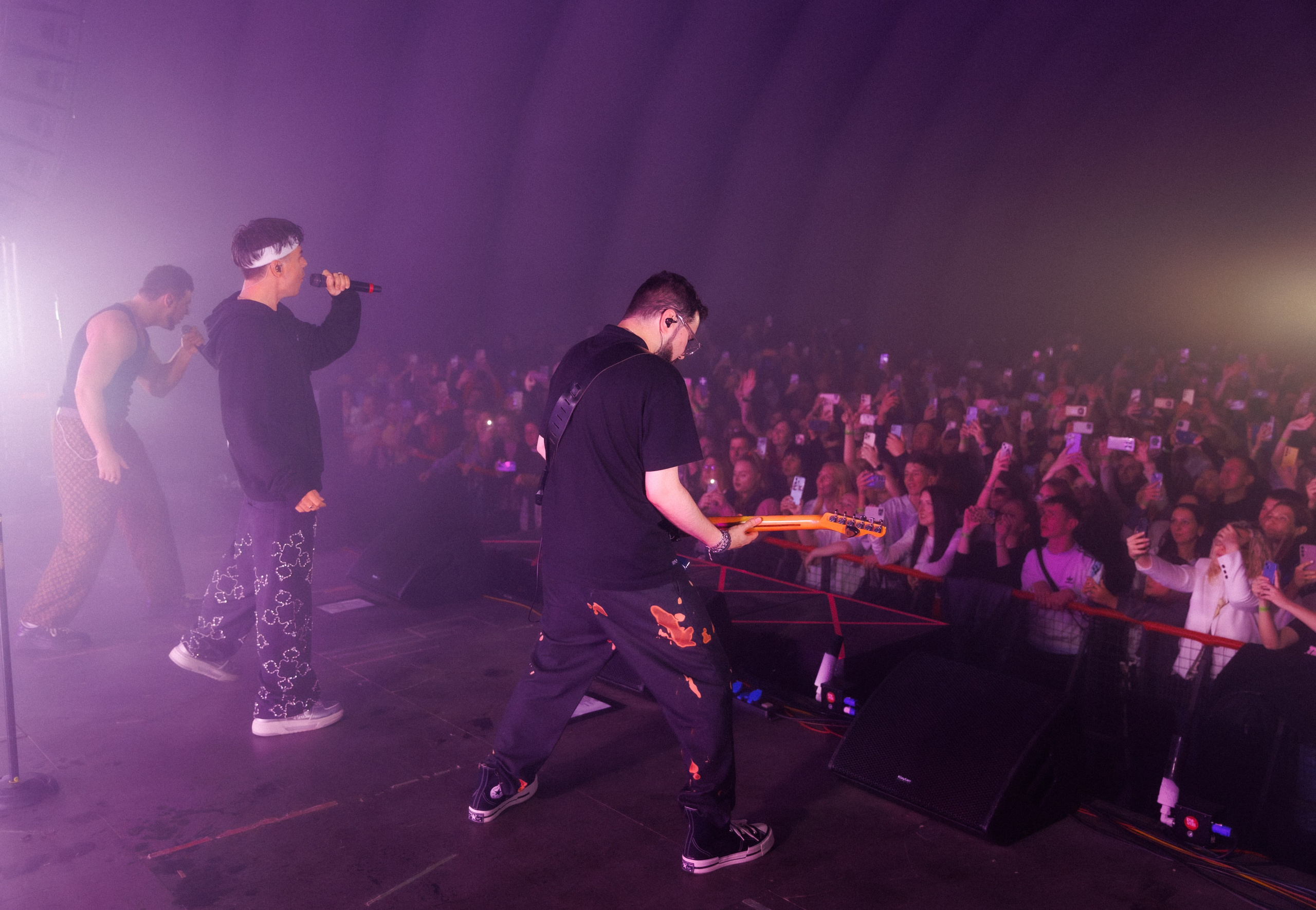 Фотоотчёт и репортаж с концерта группы GAYAZOV$ BROTHER$. Красильников Евгений — профессиональный фотограф в Ростове-на-Дону