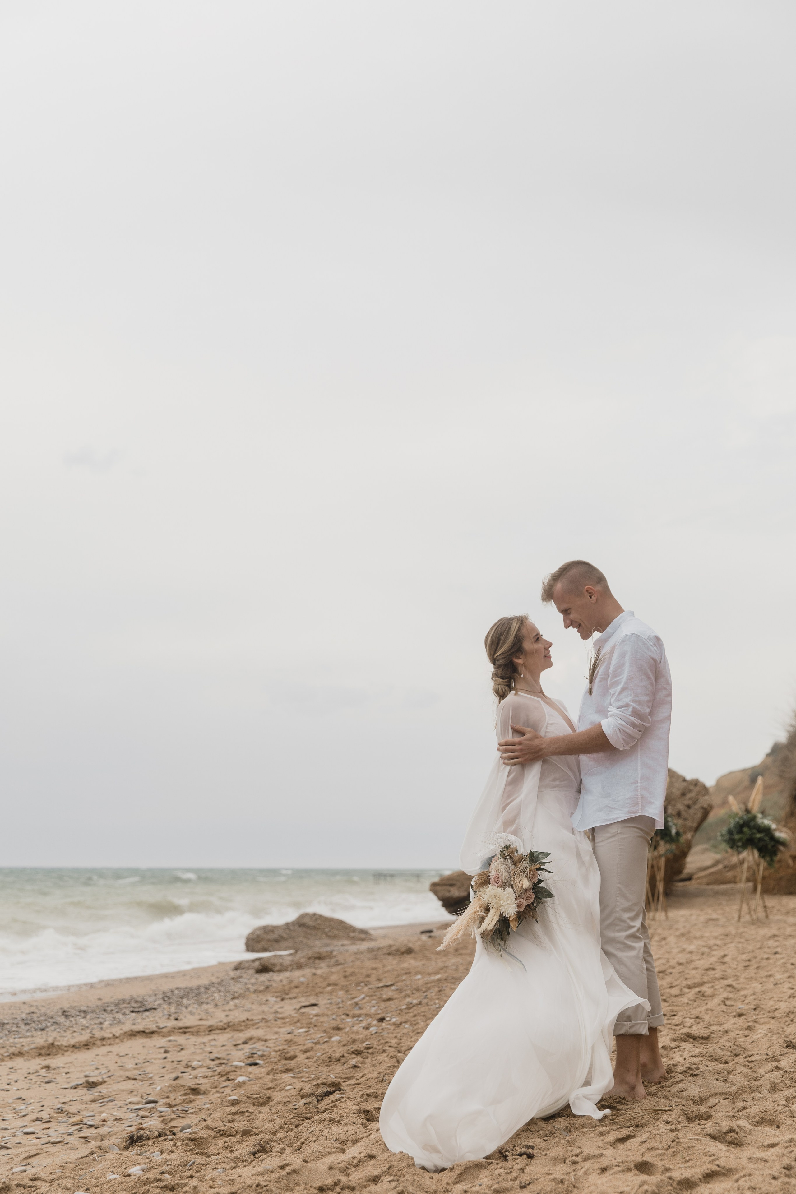 На берегу моря…. СВАДЕБНЫЙ ФОТОГРАФ В КРЫМУ И СЕВАСТОПОЛЕ