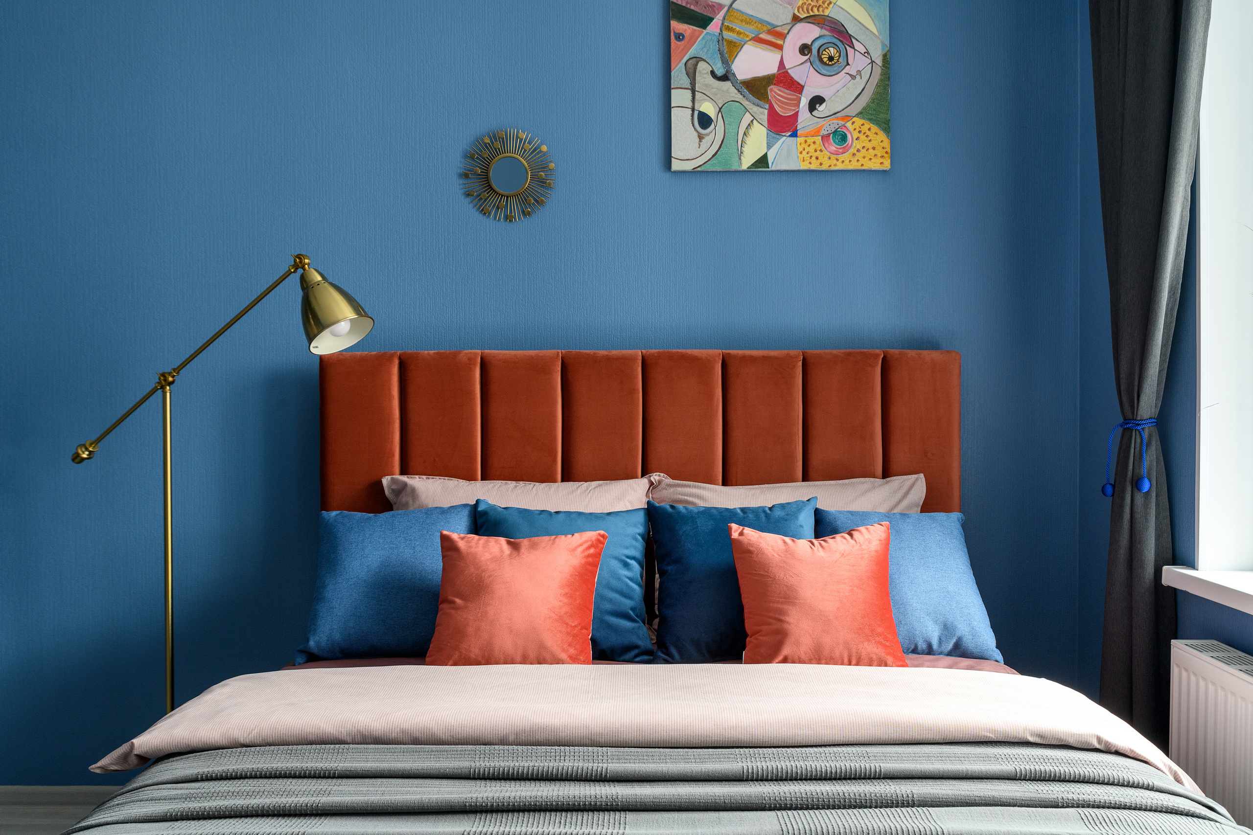 Яркая студия на Торфяной