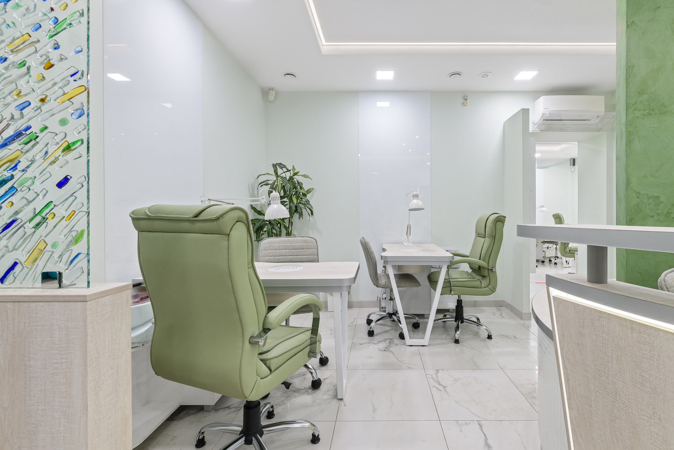 Фотосъемка маникюрного салона. Интерьерный фотограф Мария Дмитриева. Санкт-Петербург