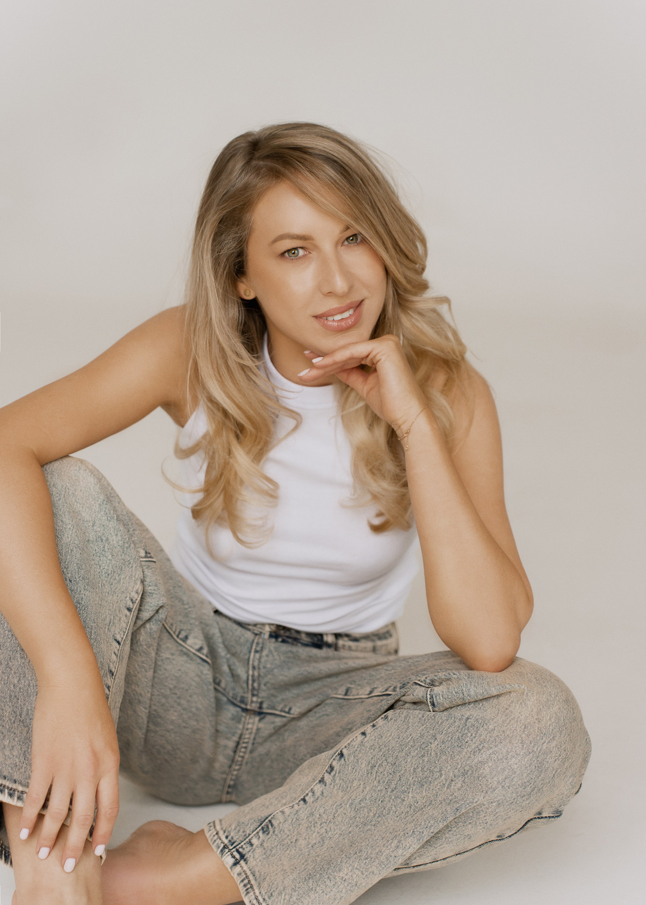 ЮЛЯ. Женский портрет