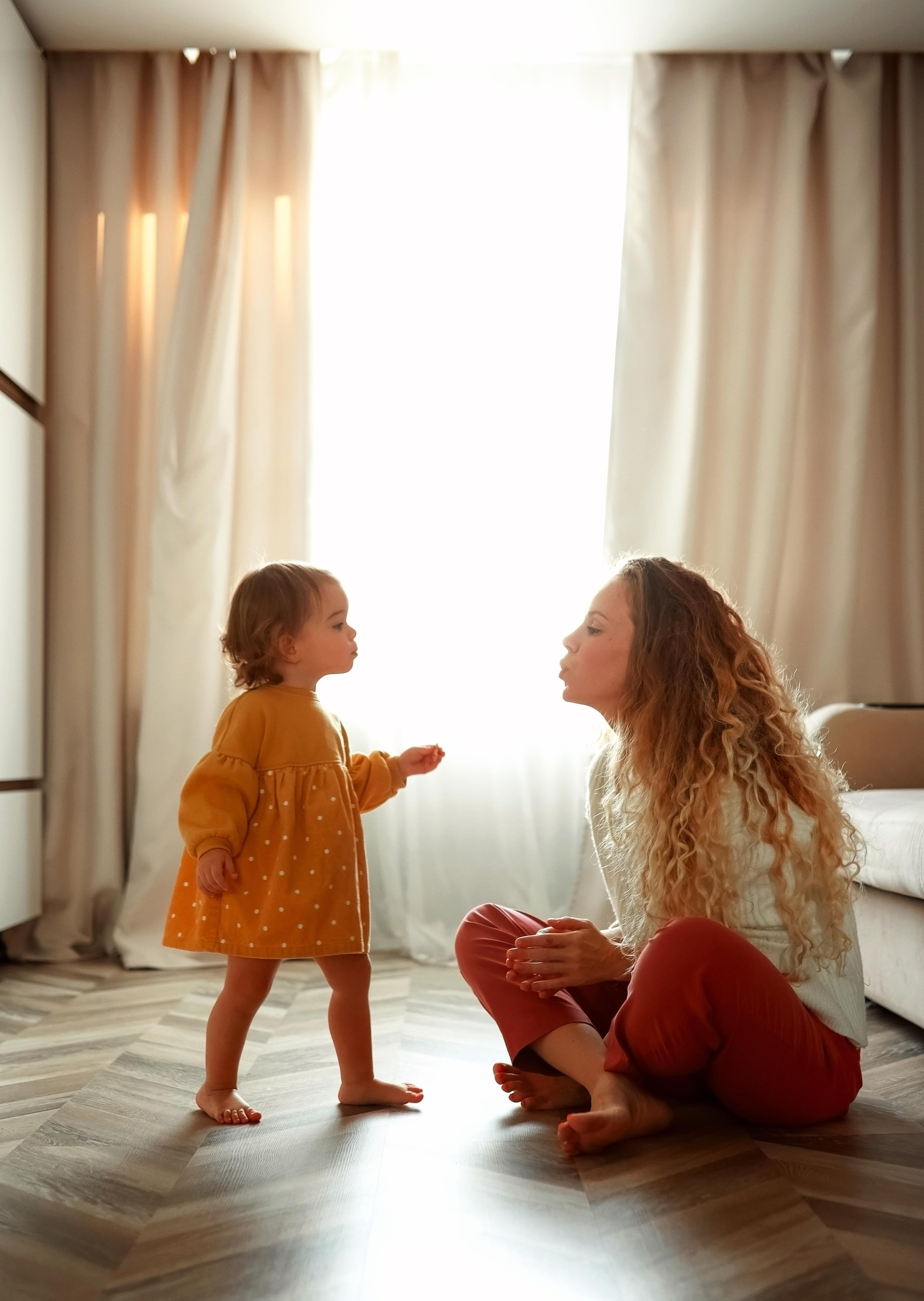 Мария и Тея. Детский и семейный фотограф Татьяна Рыбалко. Фотосессии у вас дома