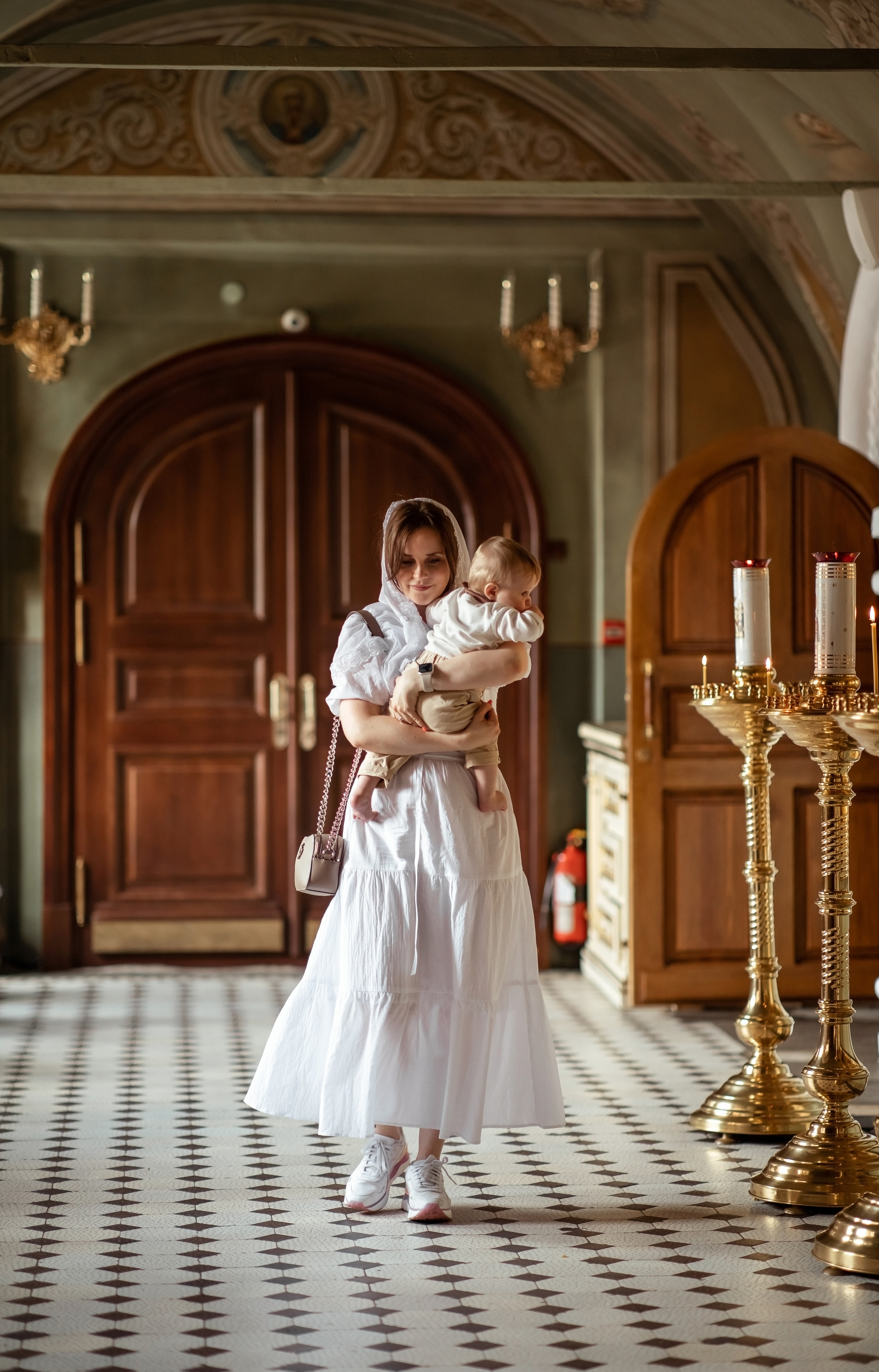 Крещение ребенка - фотосессия в церкви. Фото Татьяна Рыбалко