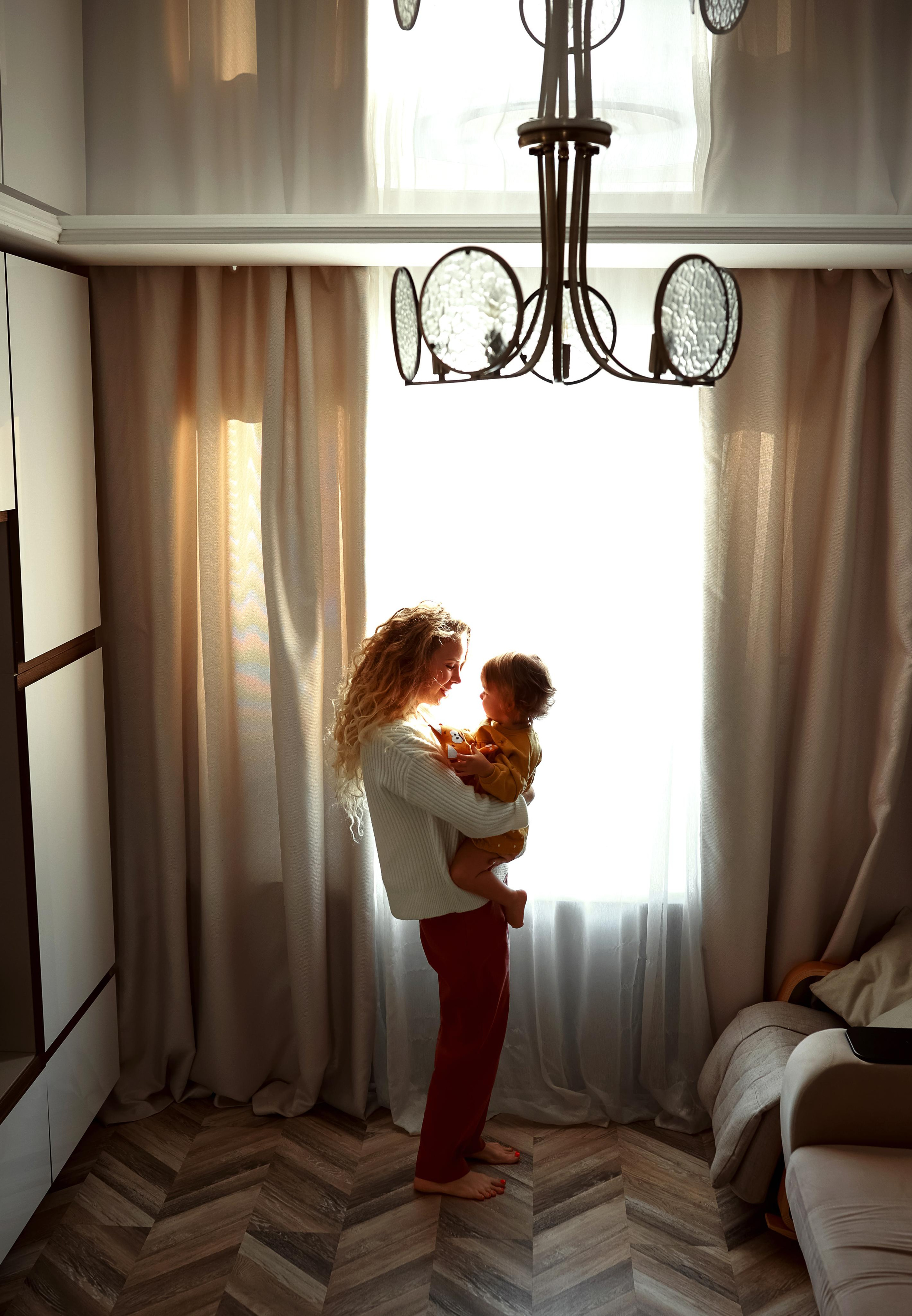 Мария и Тея. Детский и семейный фотограф Татьяна Рыбалко. Фотосессии у вас дома