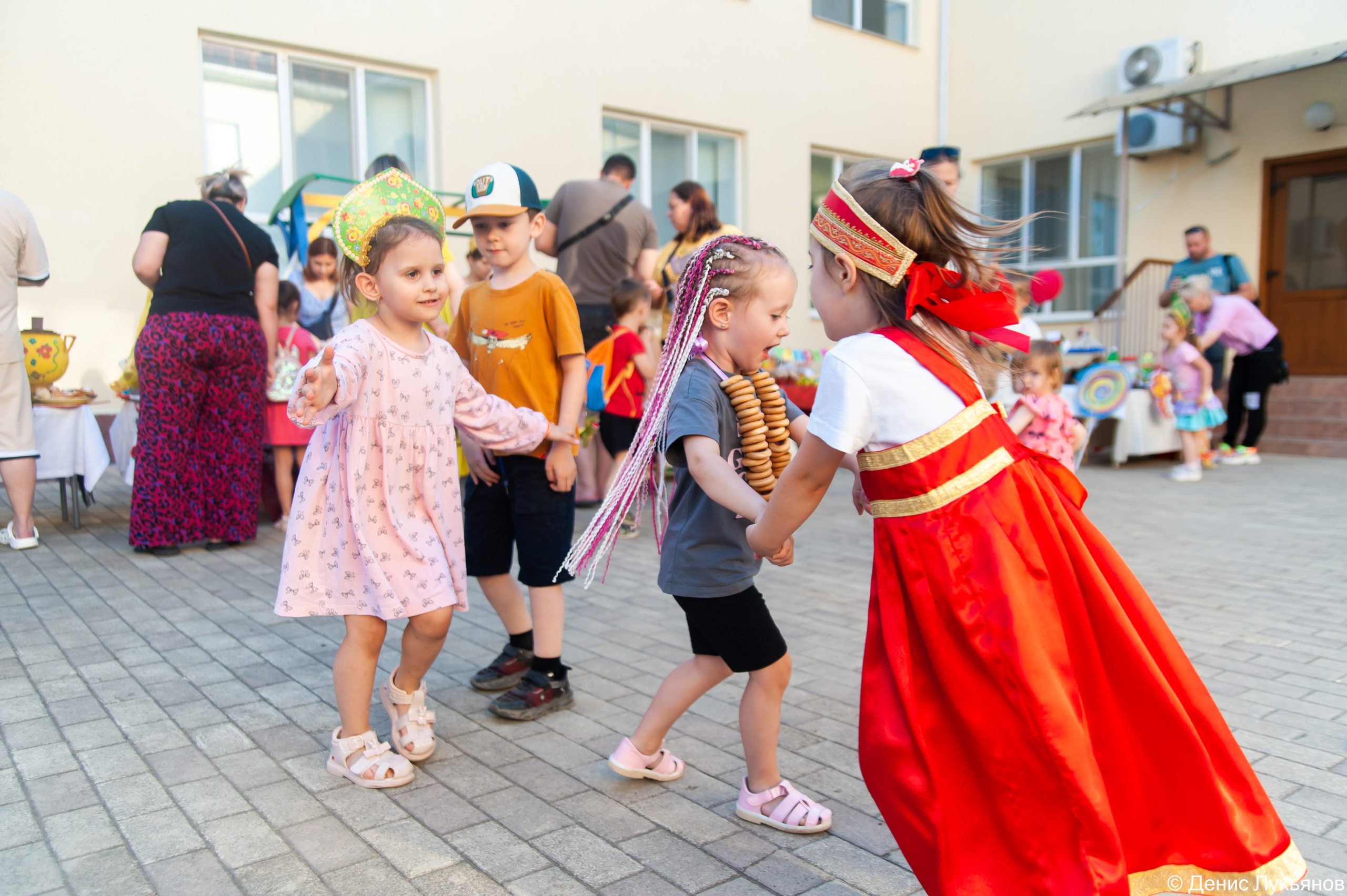 Ярмарка. Свадебный и семейный фотограф Денис Лукьянов в Краснодаре, Краснодарском крае и Республике Крым