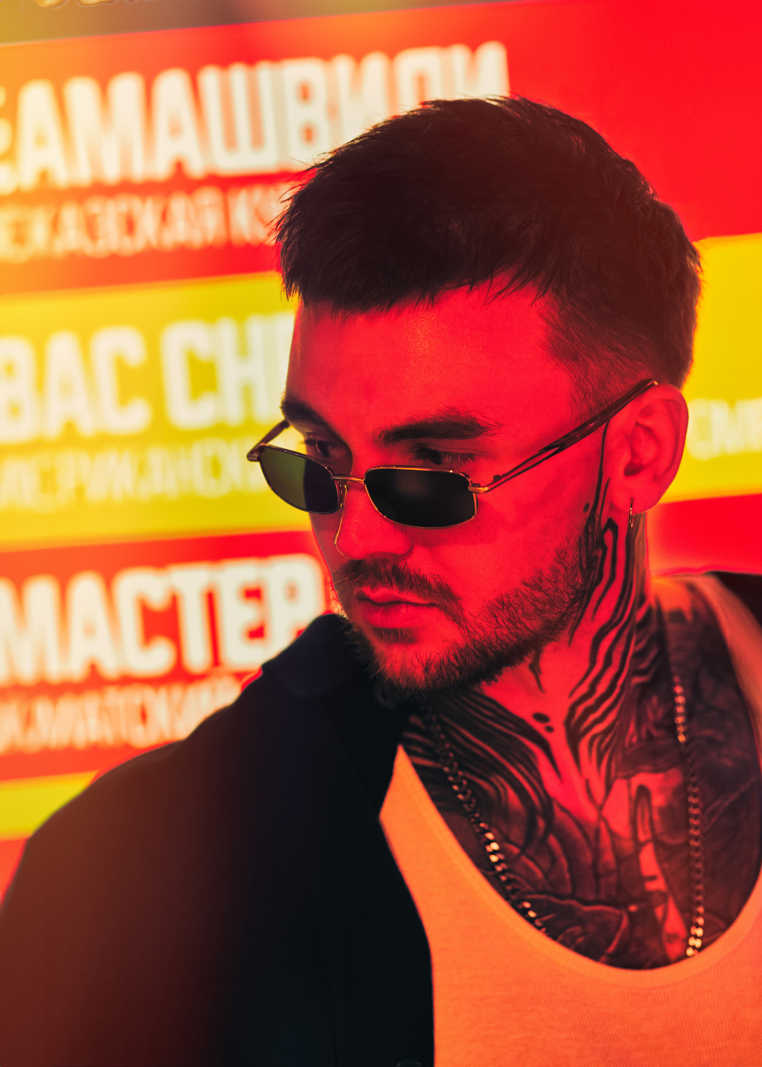 Мужская фотосессия с неоном. Бизнес, мужской фотограф в Краснодаре | Аксёнов Алексей Владимирович