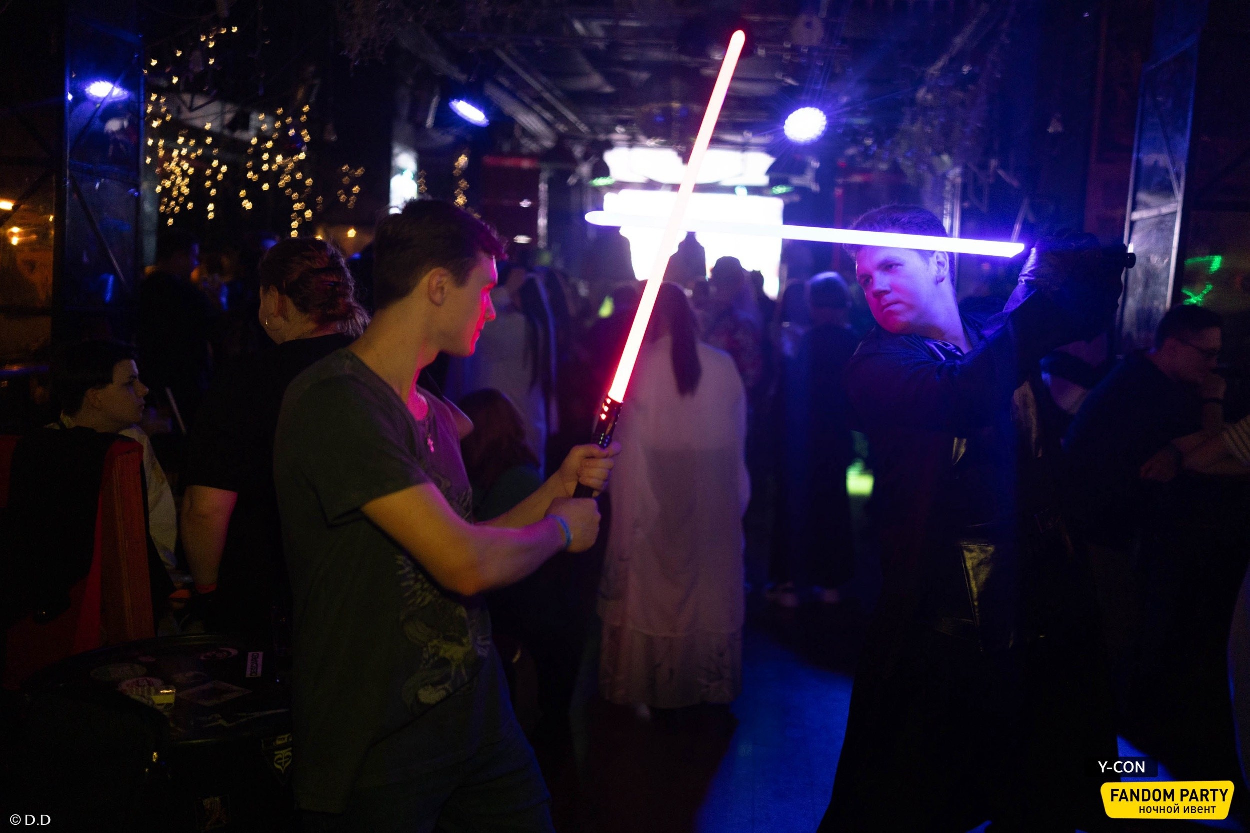 Fandom Party 18+ в Live Star Club 2025. Различные мероприятия и просто фотографии людей