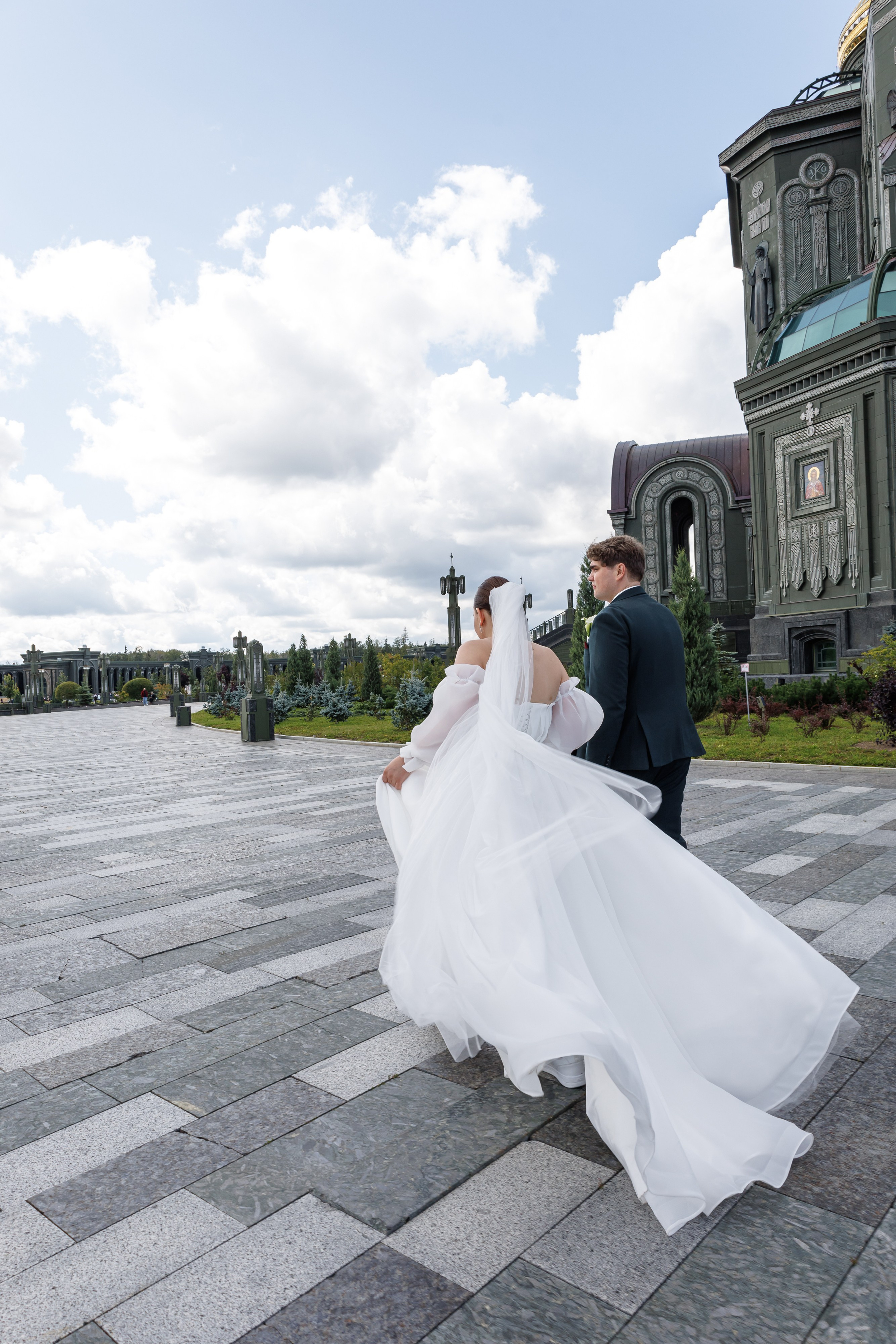 Свадебная прогулка. Контент и свадебный фотограф в Одинцово и Москве. Вакульчик Екатерина