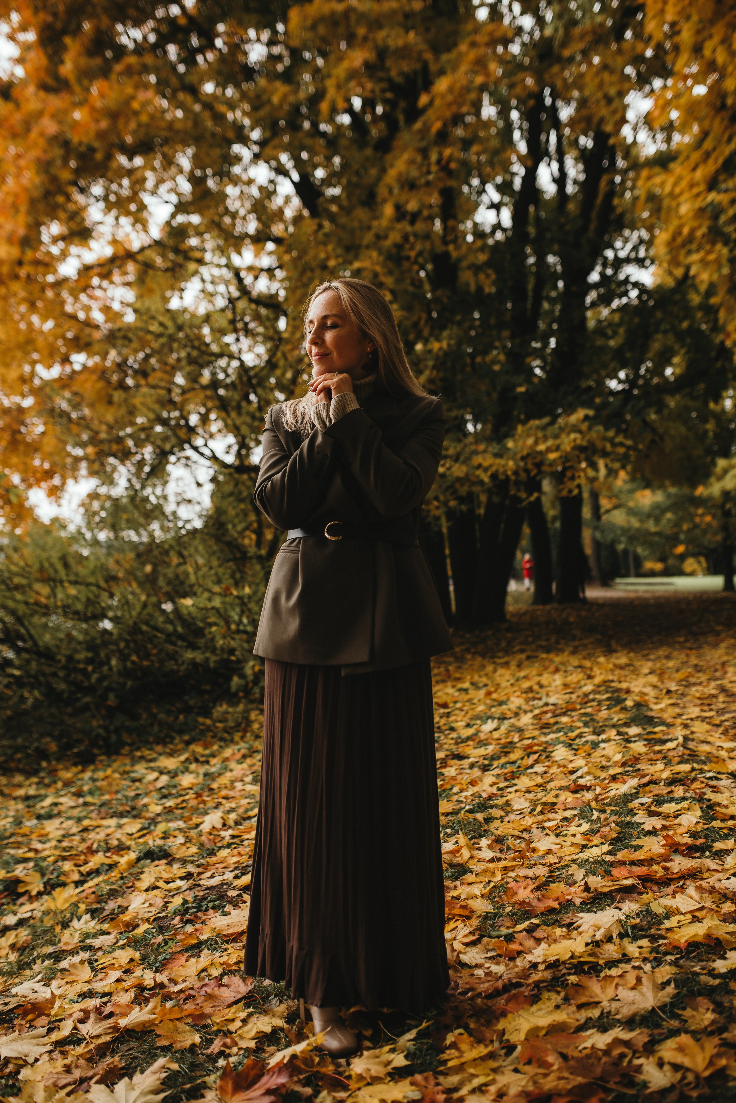 Фотосессия девушки в осеннем парке