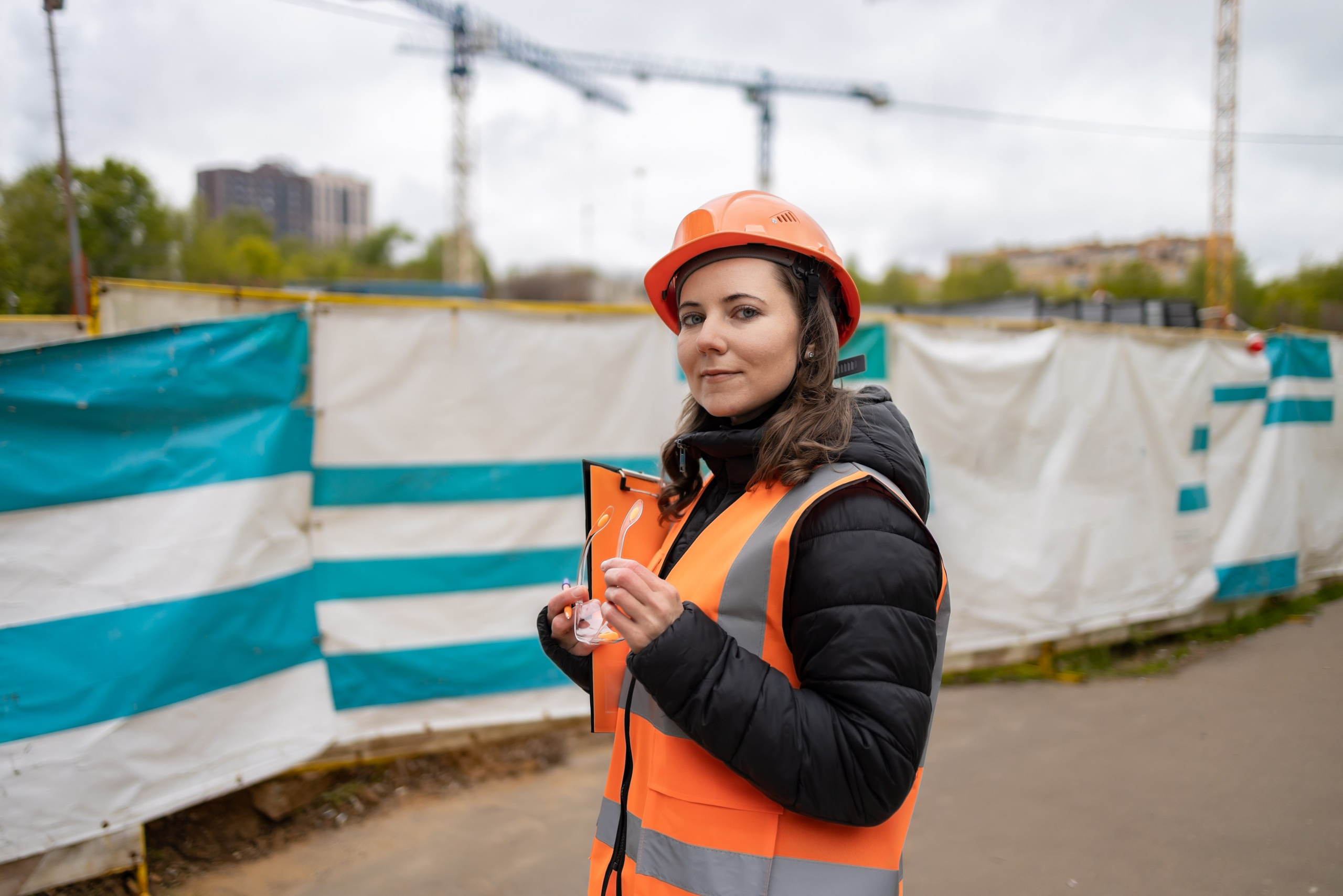 Фотосессия «Стройка» модель Ирина. Репортажный, семейный и студийный фотограф в Москве Демин Алексей