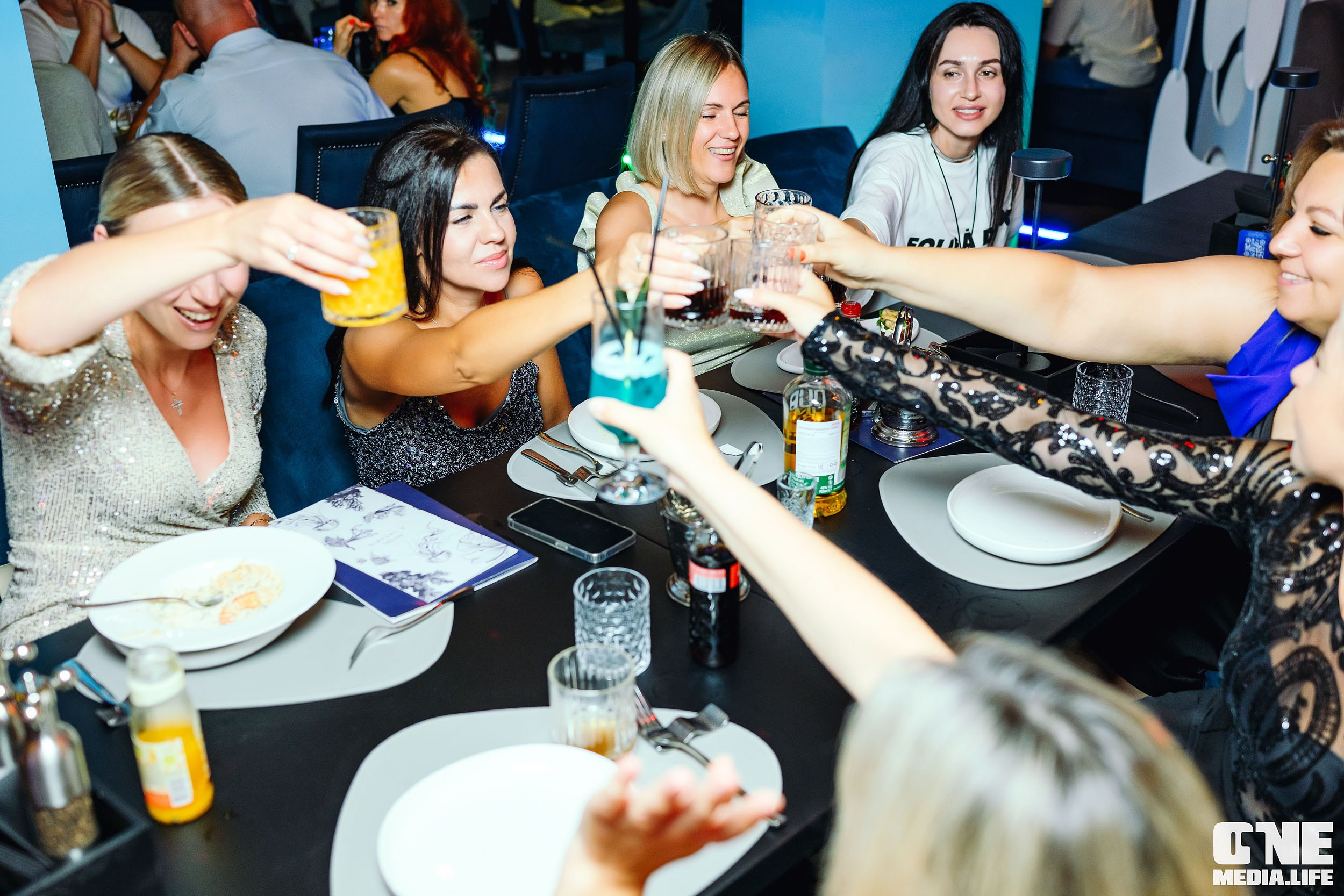 Фоторепортаж с вечеринки в ресторане Океан. One Media Life: фоторепортажи, фотоотчеты с мероприятий и заведений