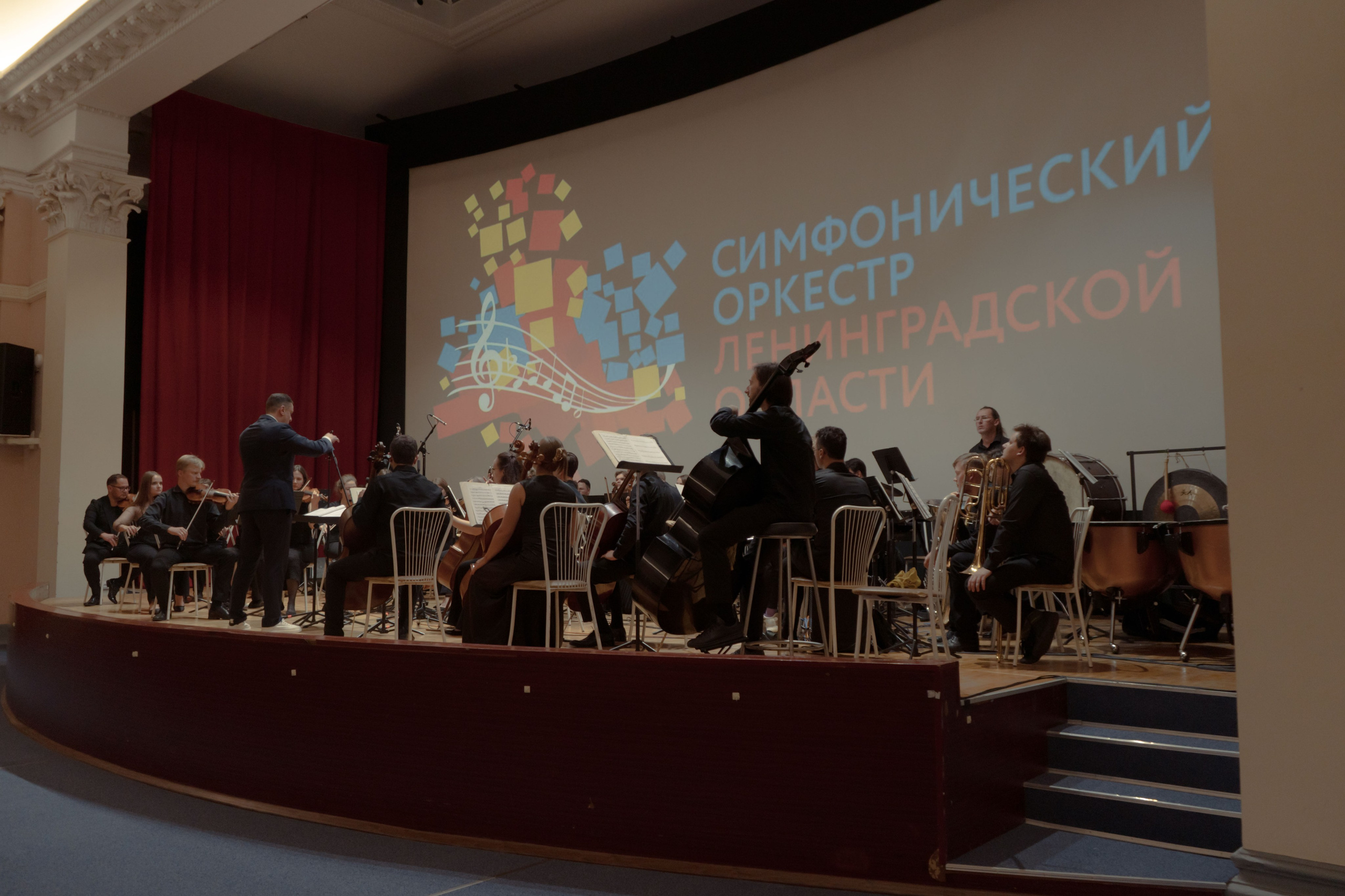 Премьера фильма «На стыке жанров». Юля Мурашова портретный и документальный фотограф